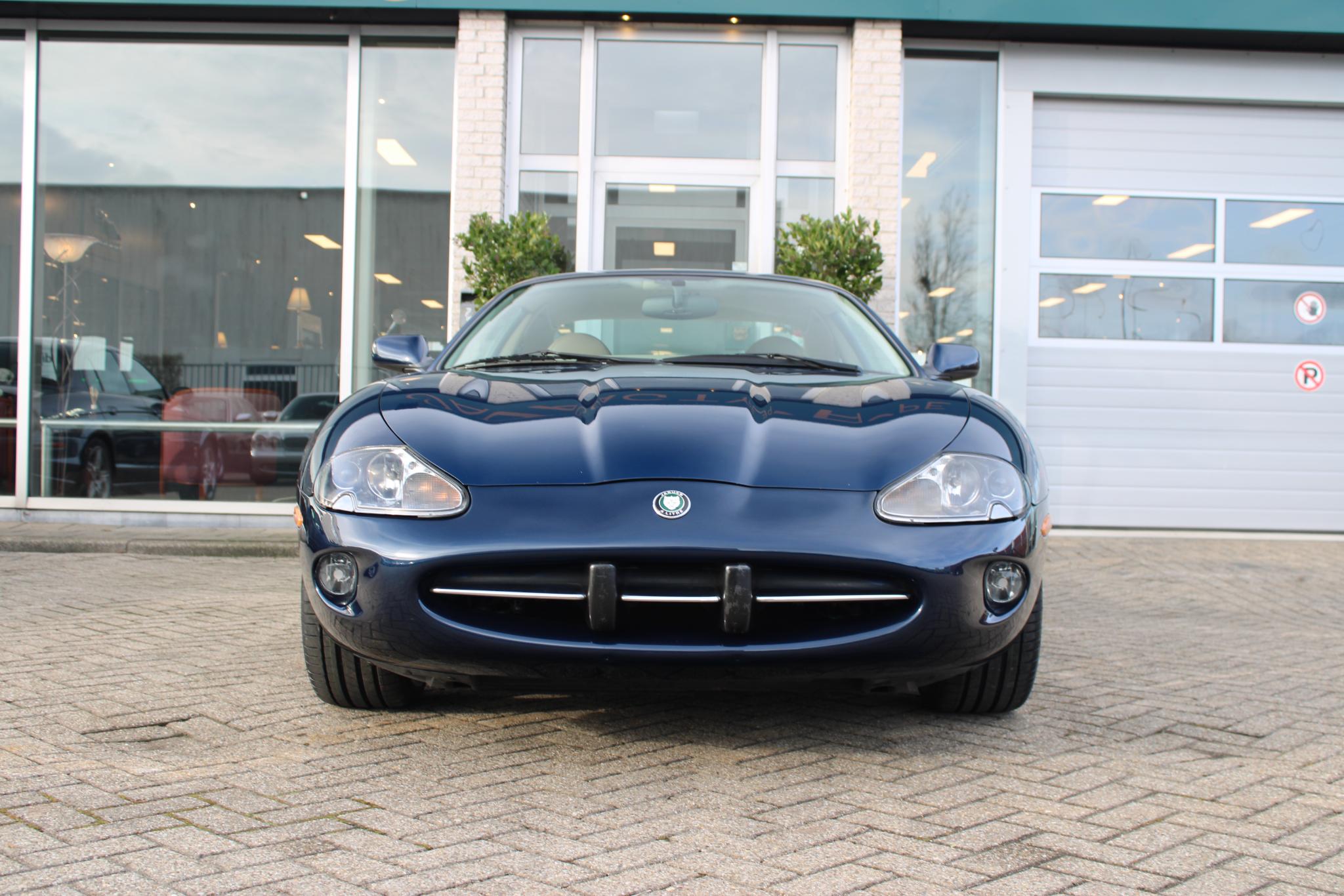 Jaguar XK8 4.0 V8 Coupé