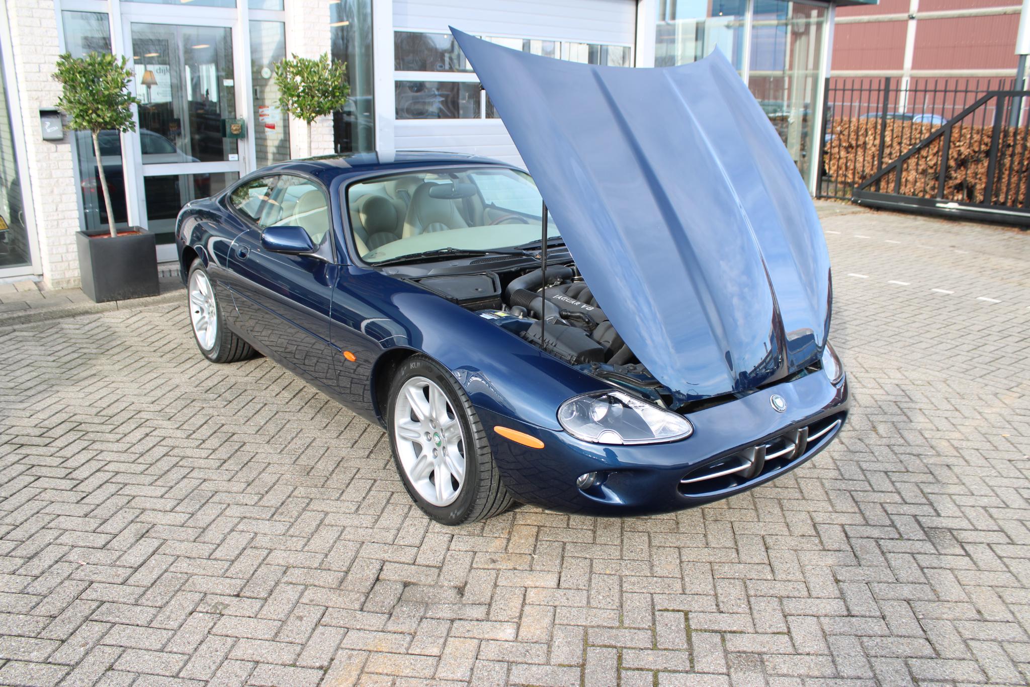 Jaguar XK8 4.0 V8 Coupé