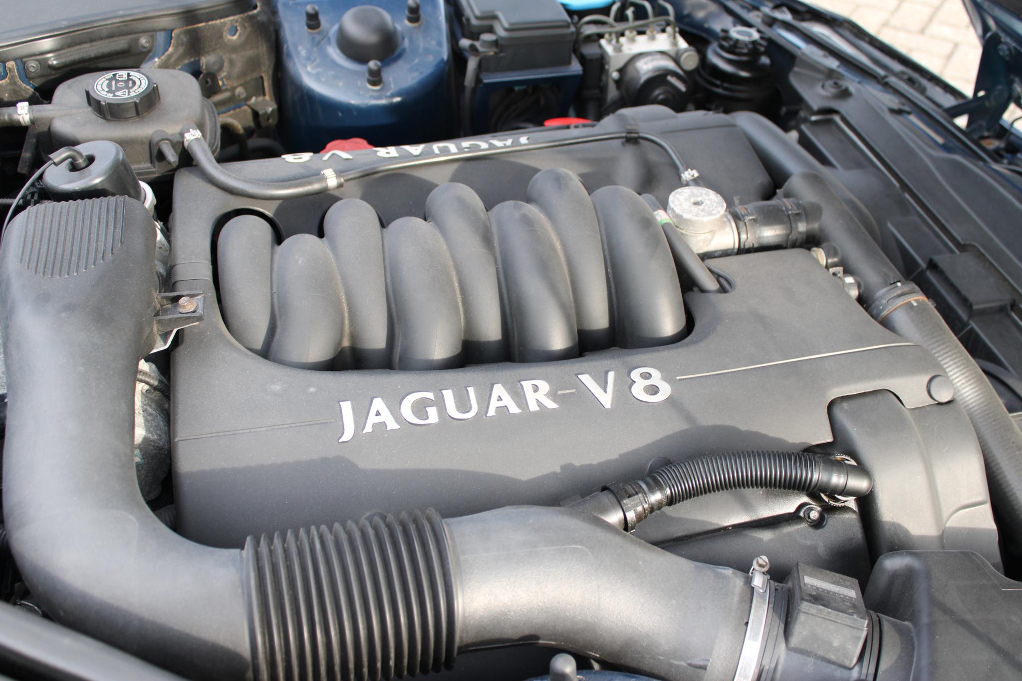 Jaguar XK8 4.0 V8 Coupé