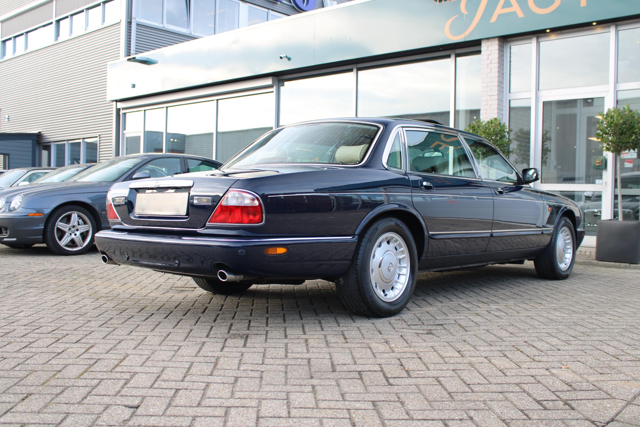 Daimler 4.0 4.0 V8