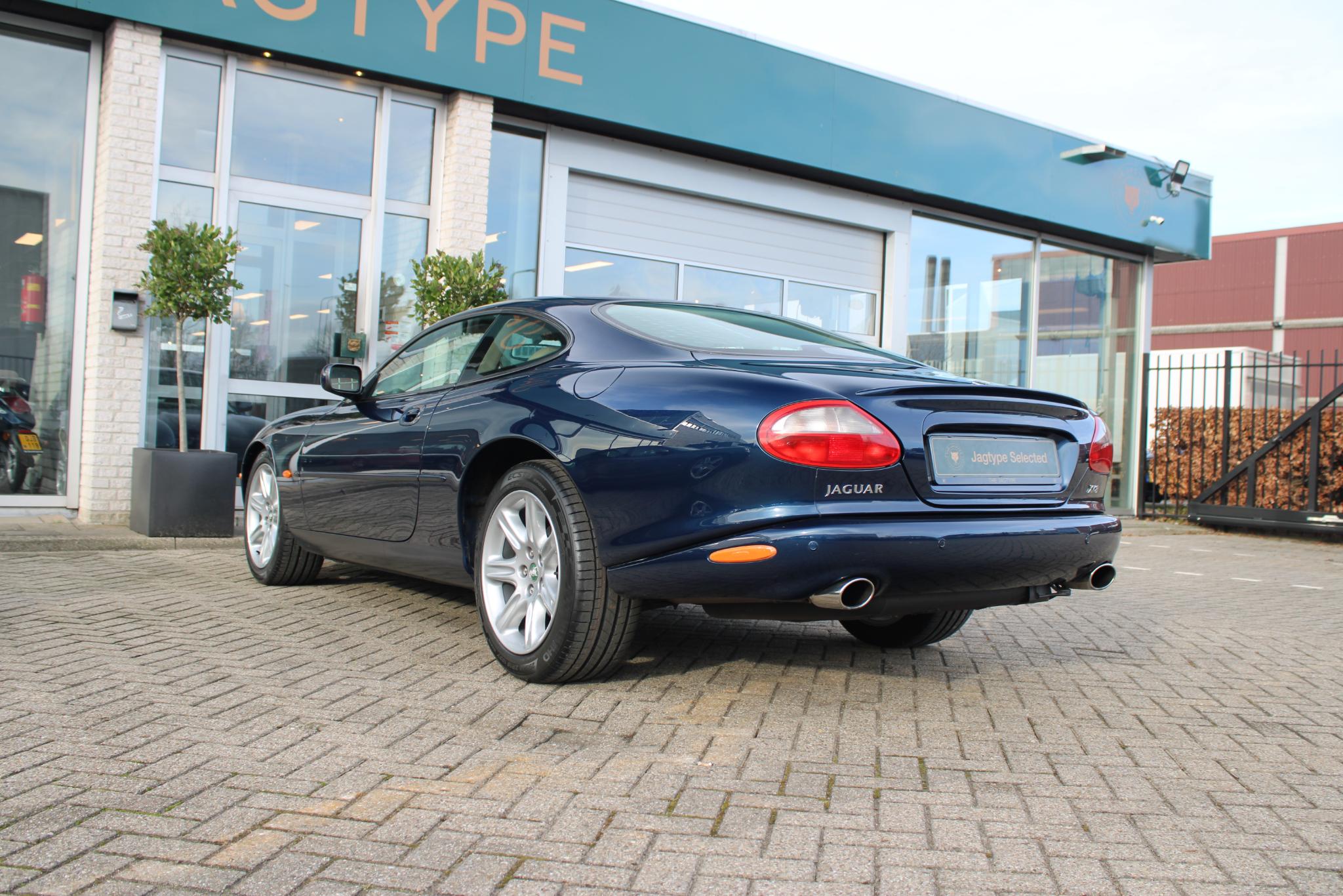 Jaguar XK8 4.0 V8 Coupé