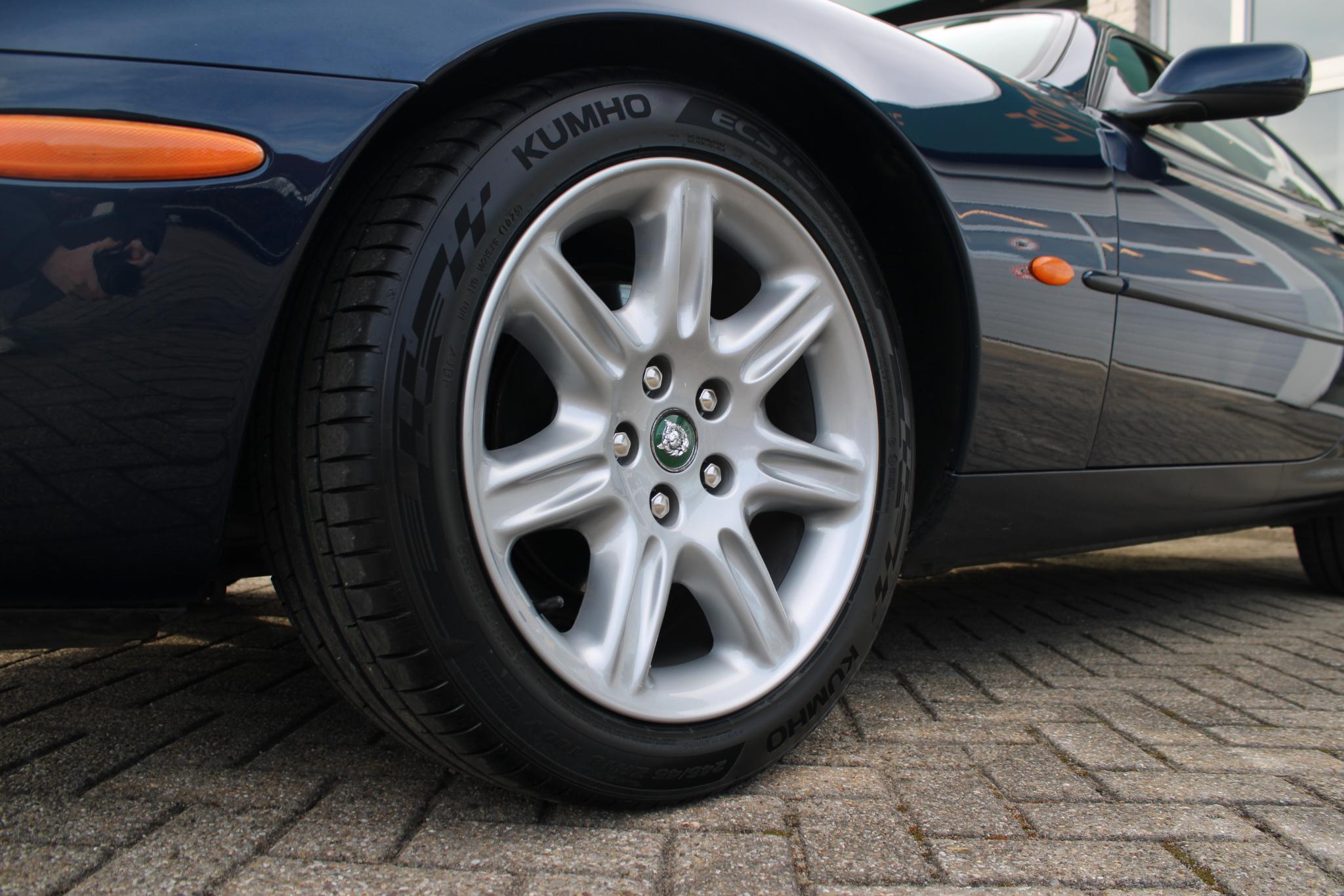 Jaguar XK8 4.0 V8 Coupé