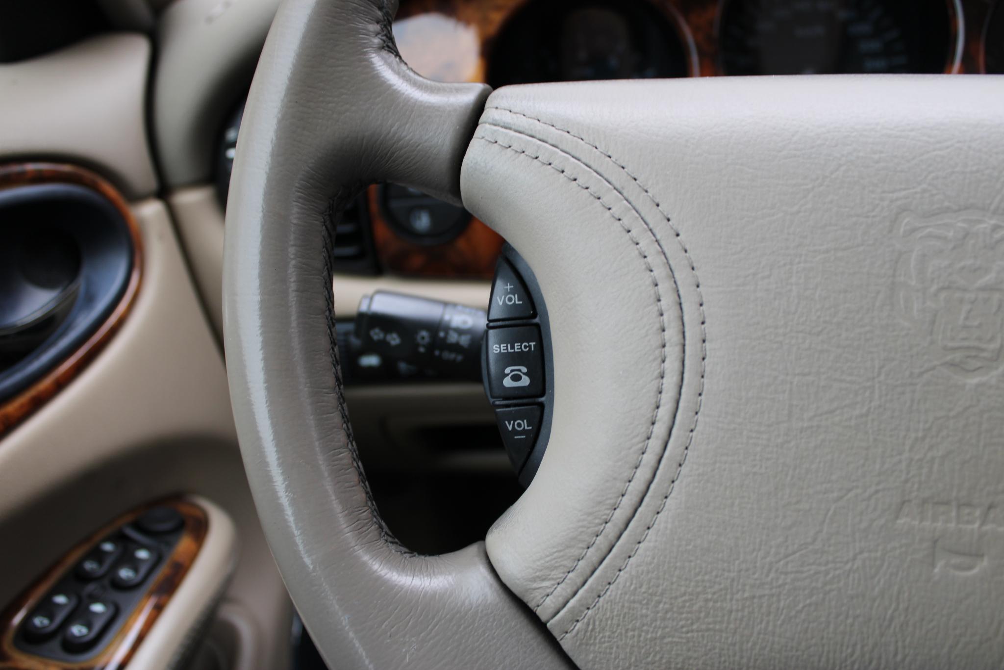 Jaguar Sovereign 4.0 V8