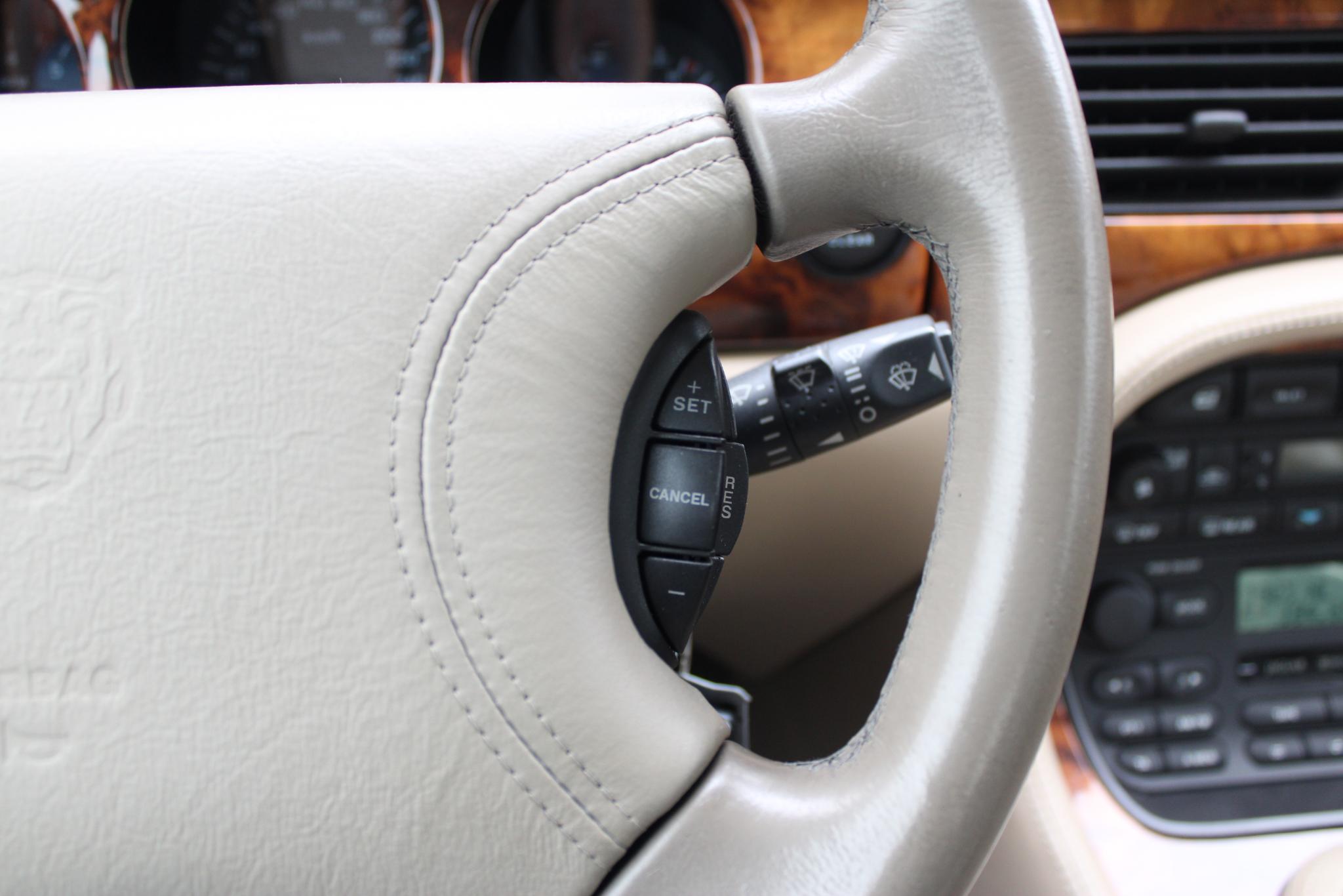 Jaguar Sovereign 4.0 V8