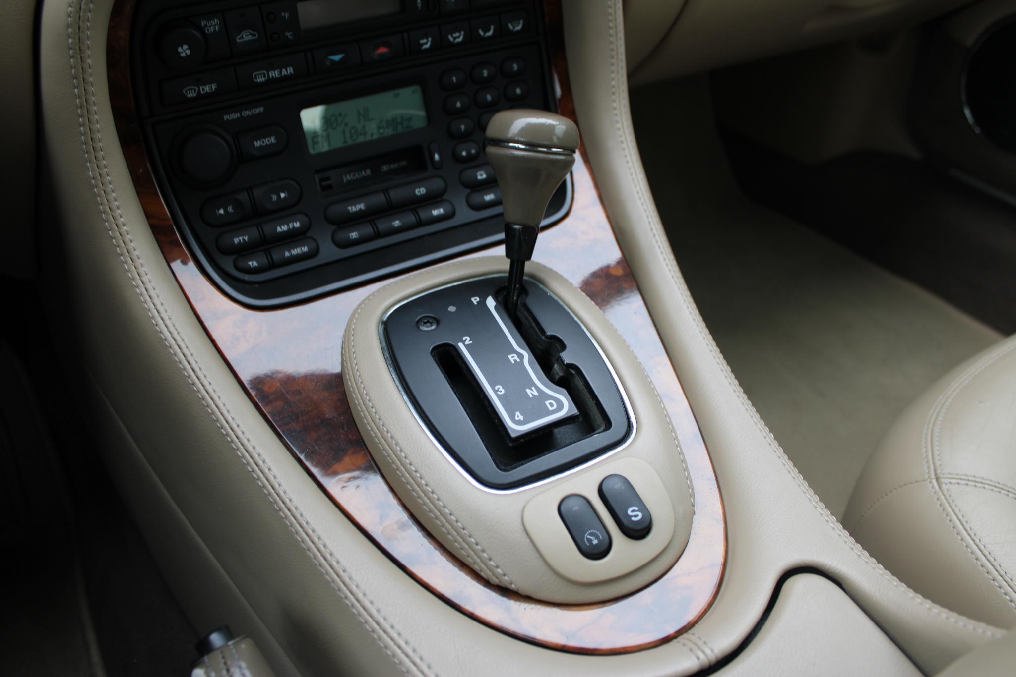 Jaguar Sovereign 4.0 V8