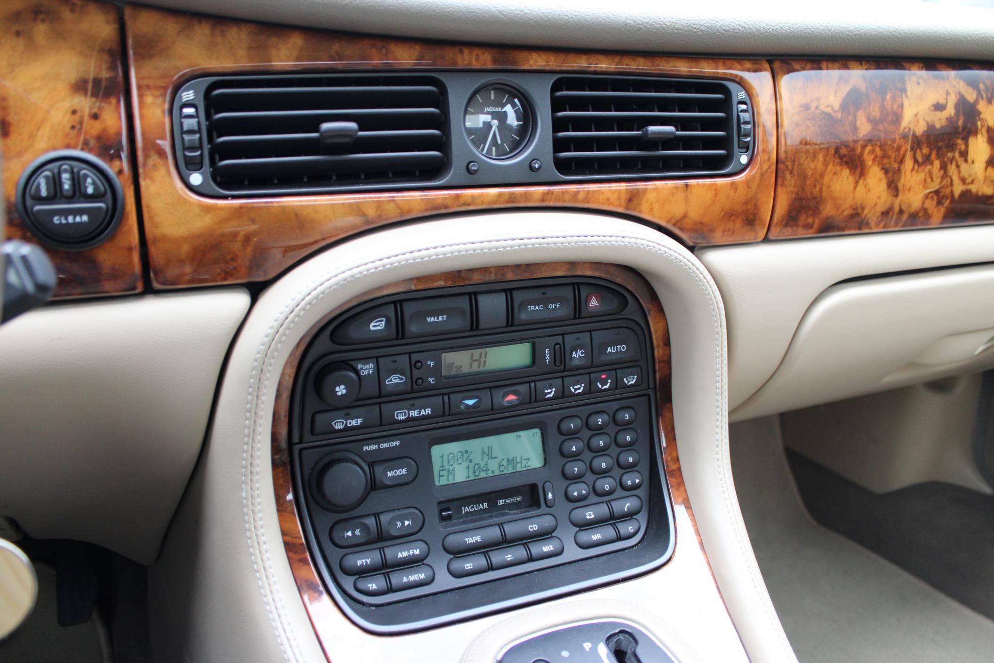 Jaguar Sovereign 4.0 V8