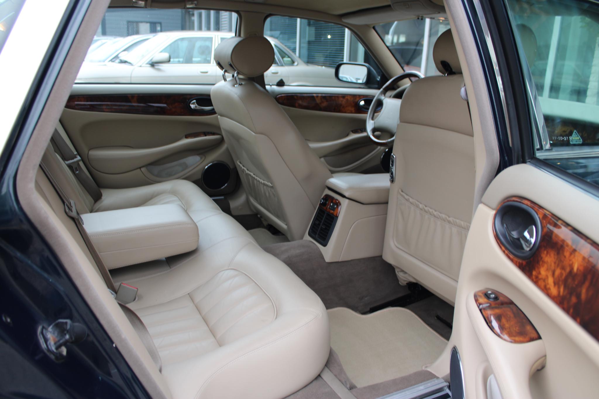 Jaguar Sovereign 4.0 V8