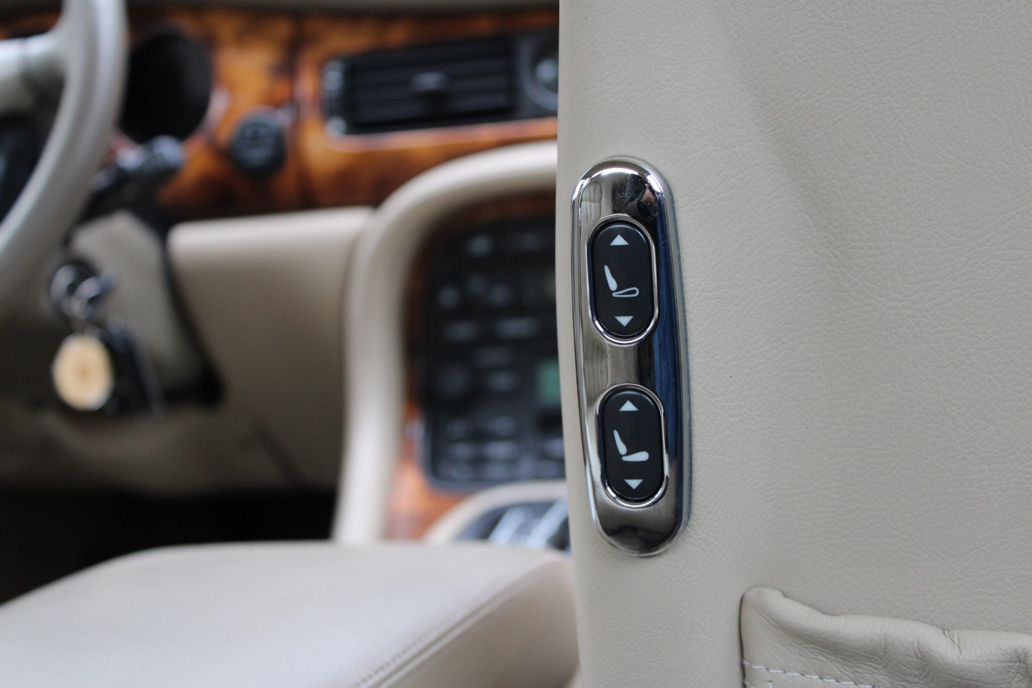 Jaguar Sovereign 4.0 V8