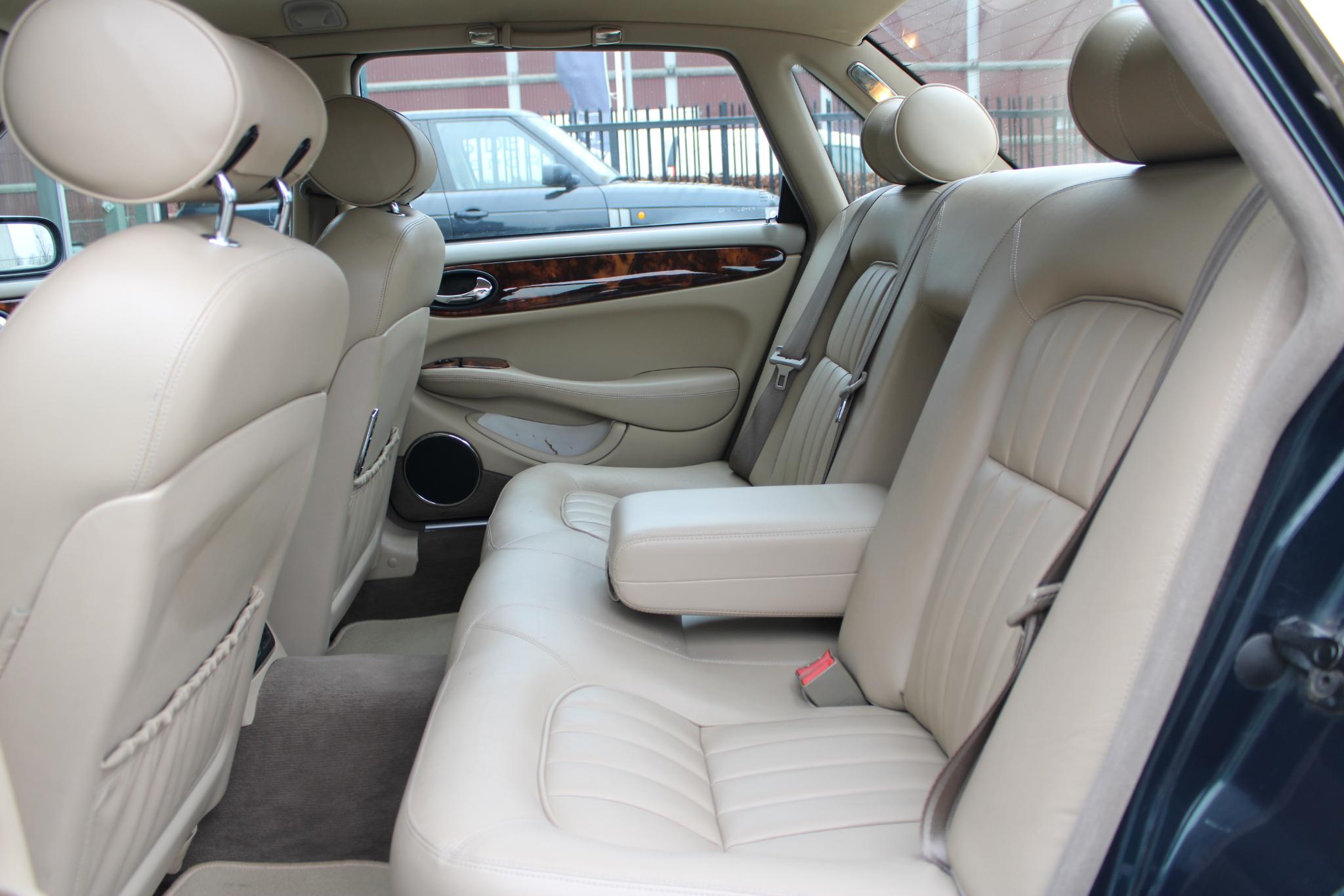 Jaguar Sovereign 4.0 V8