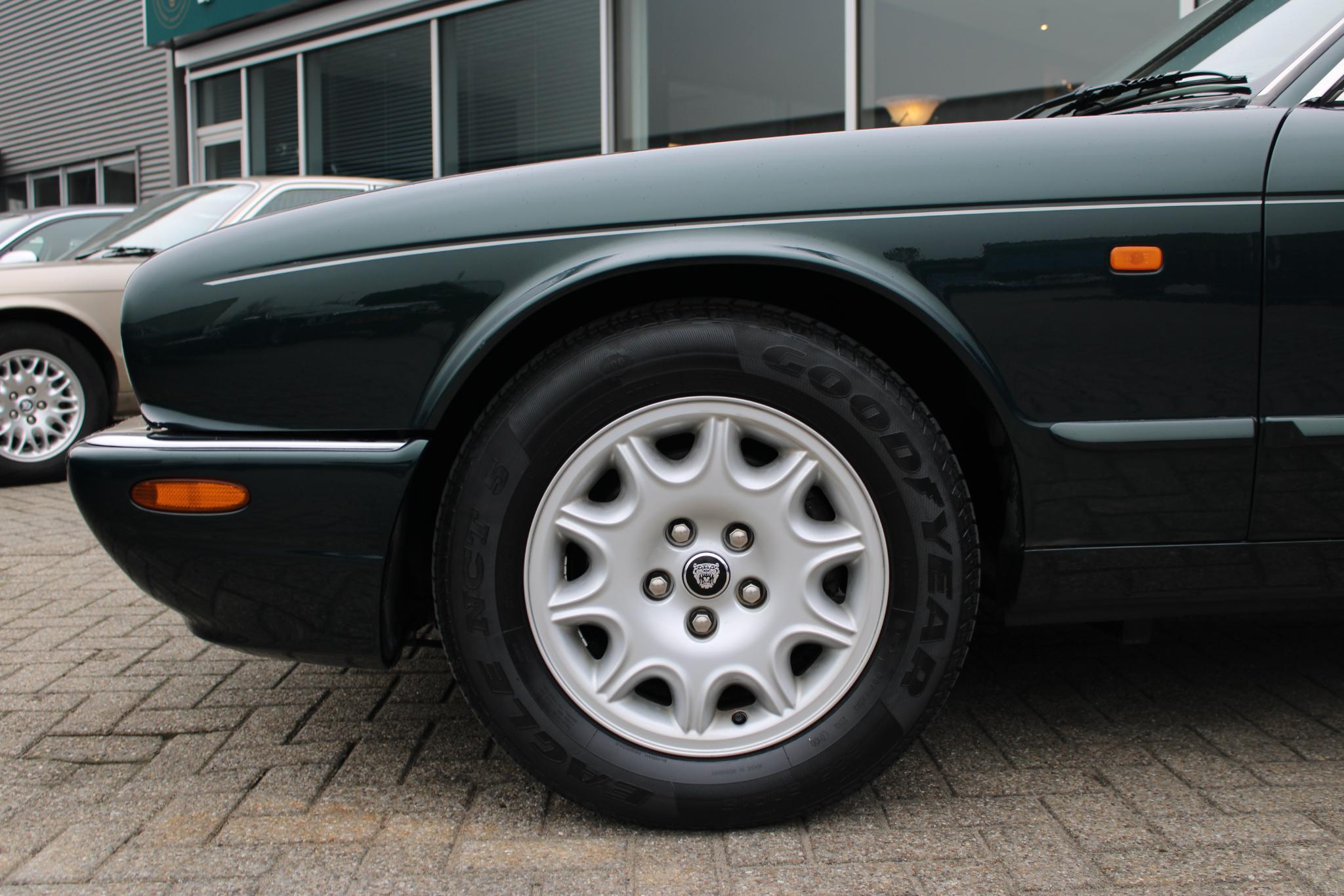 Jaguar Sovereign 4.0 V8