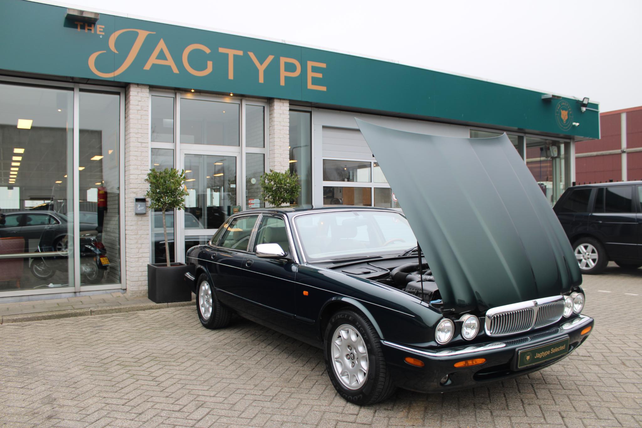 Jaguar Sovereign 4.0 V8