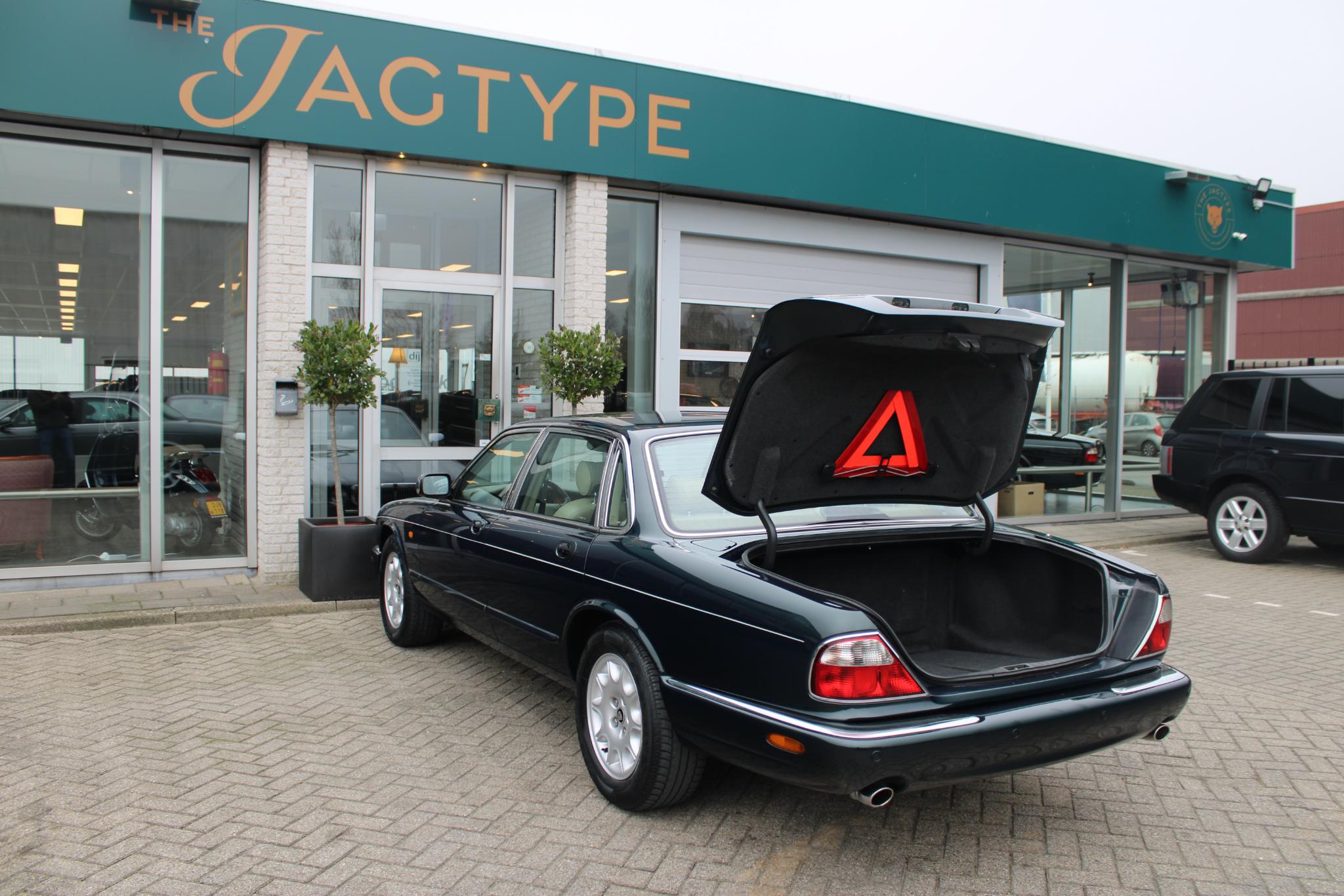 Jaguar Sovereign 4.0 V8