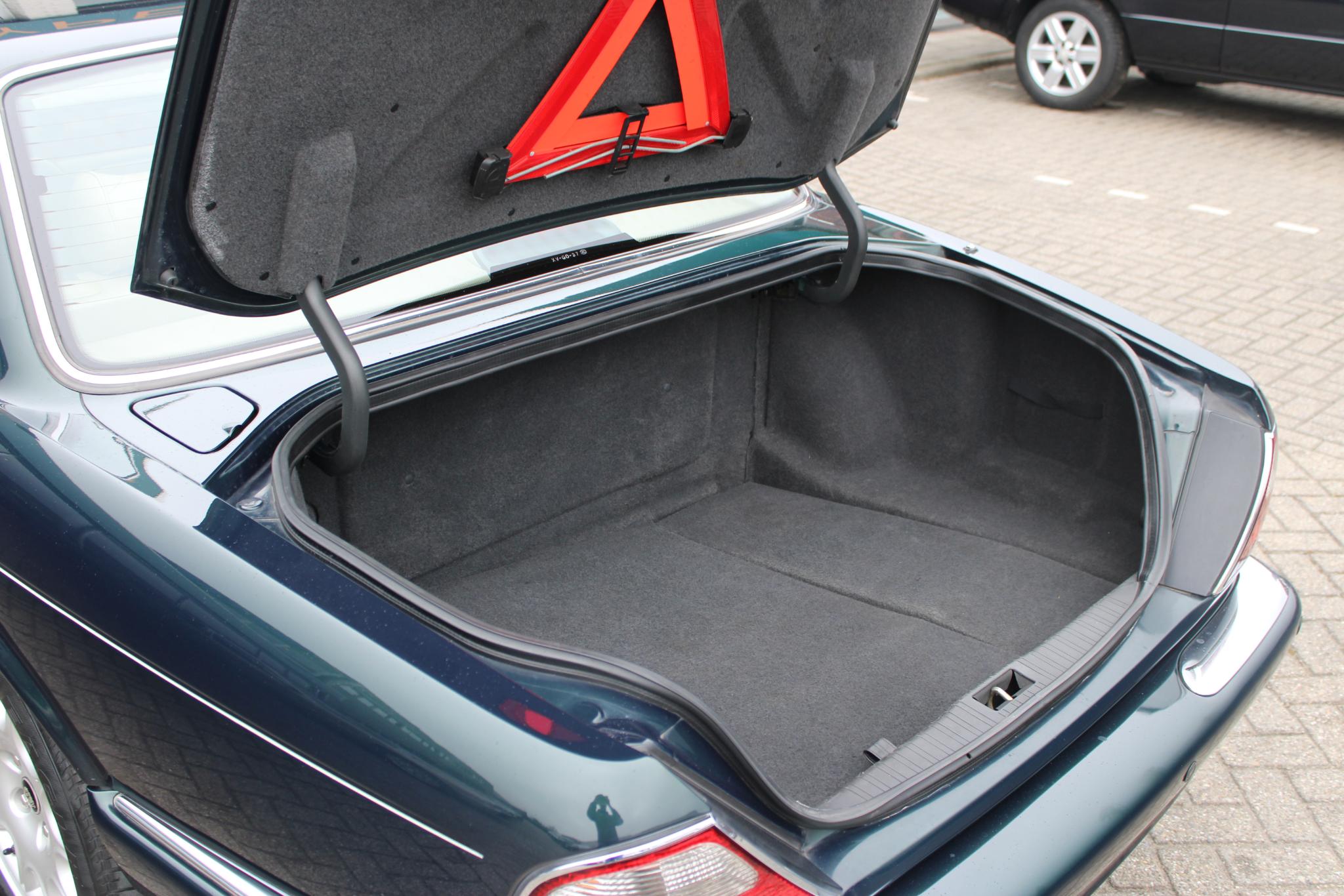 Jaguar Sovereign 4.0 V8