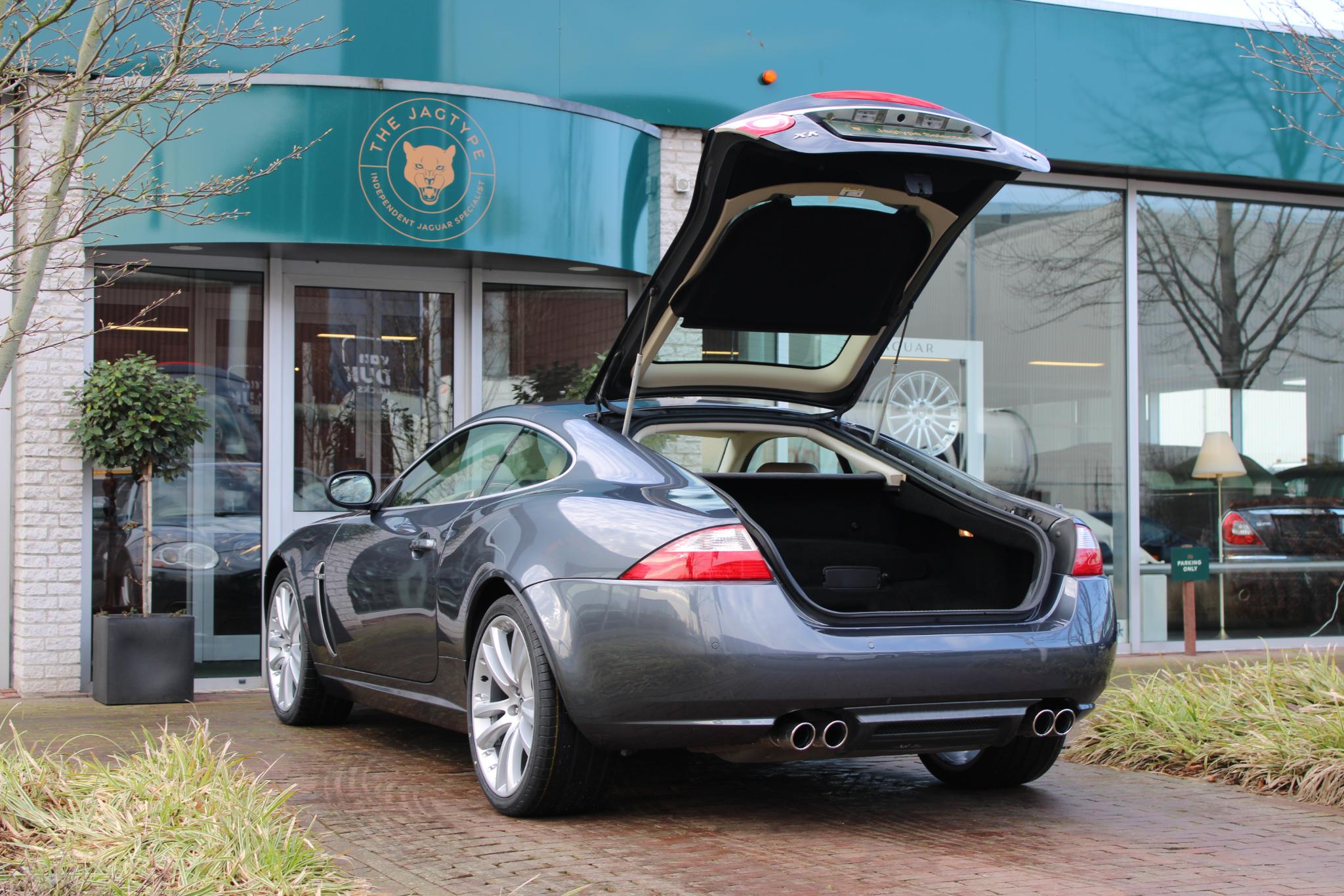 Jaguar XKR 4.2 V8 Coupé