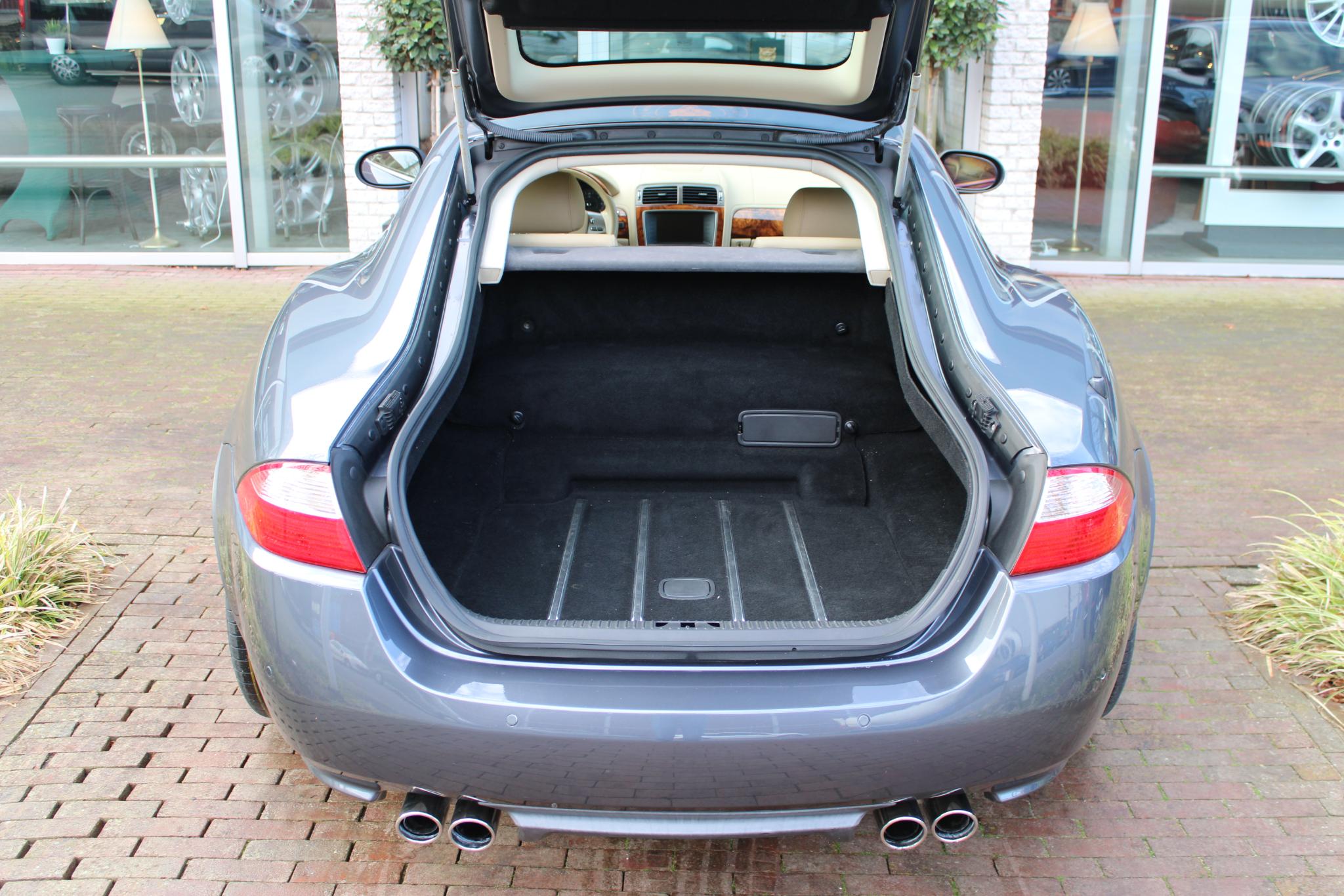 Jaguar XKR 4.2 V8 Coupé