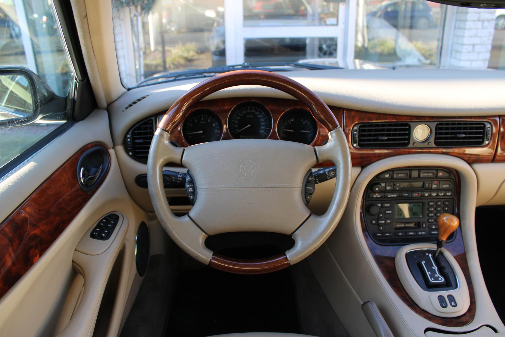 Jaguar XJ 3.2 V8 Executive