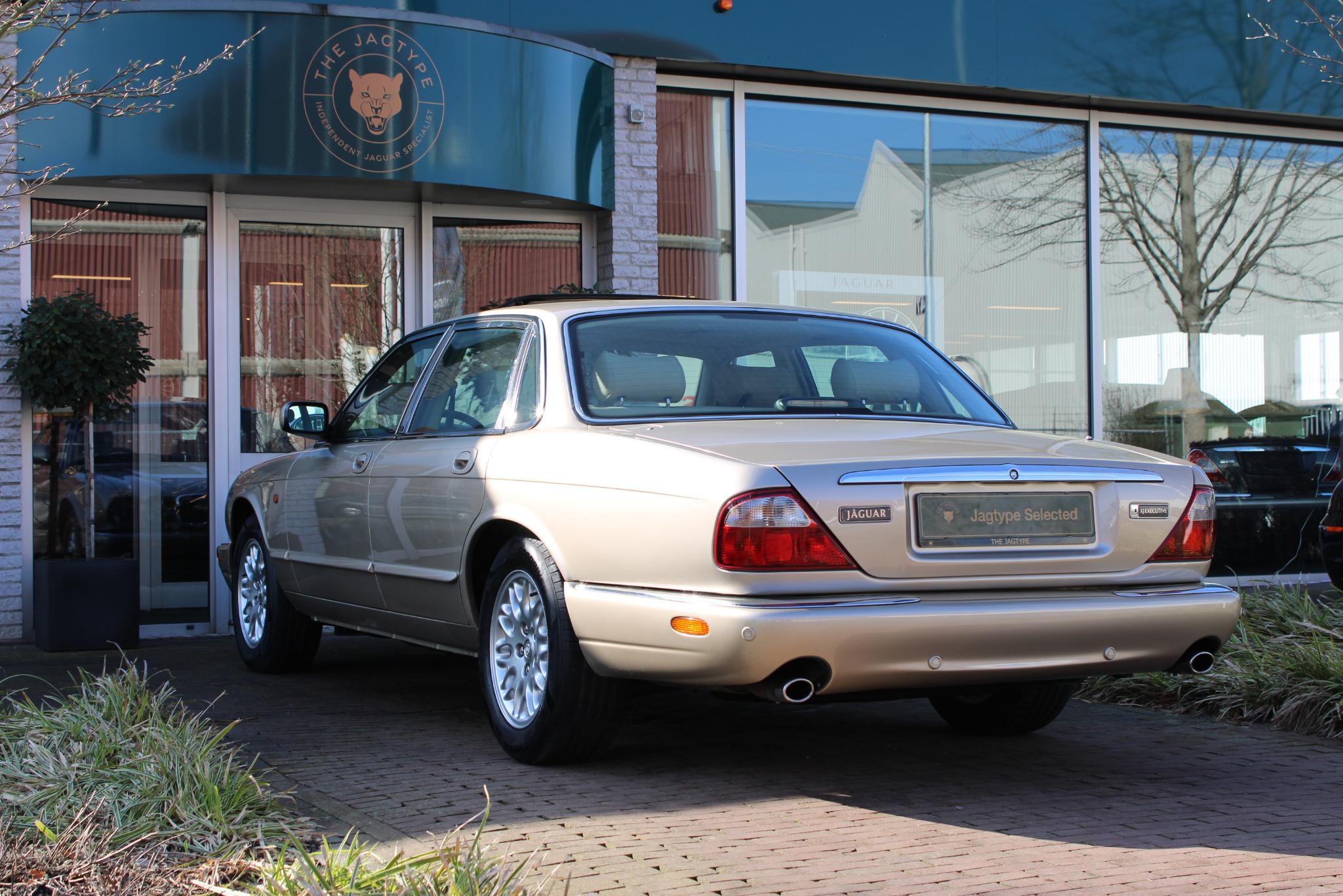 Jaguar XJ 3.2 V8 Executive