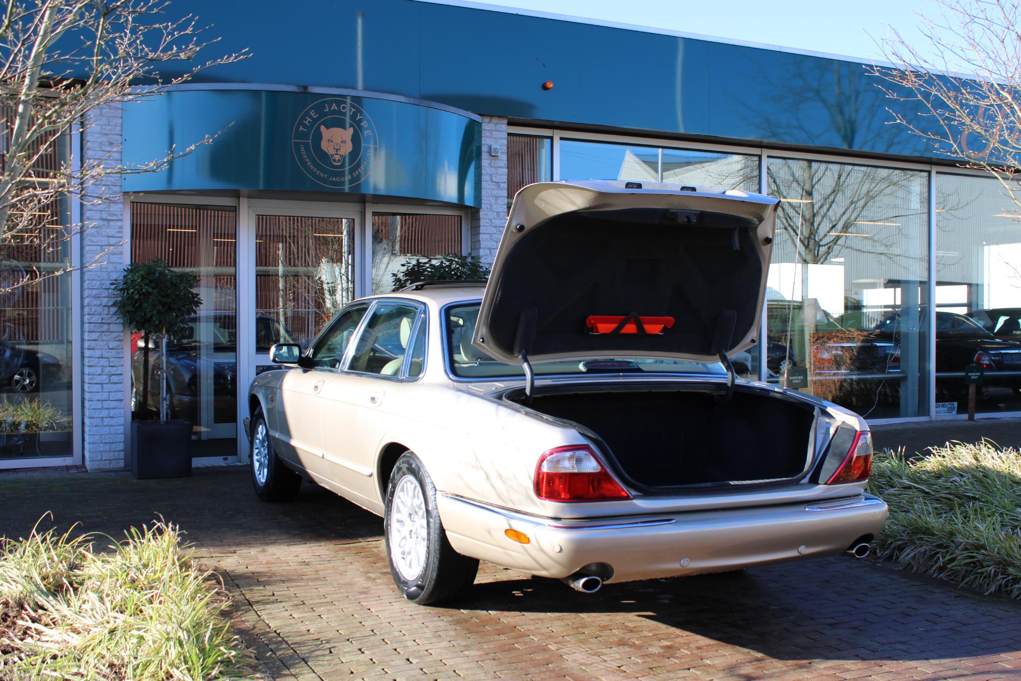 Jaguar XJ 3.2 V8 Executive