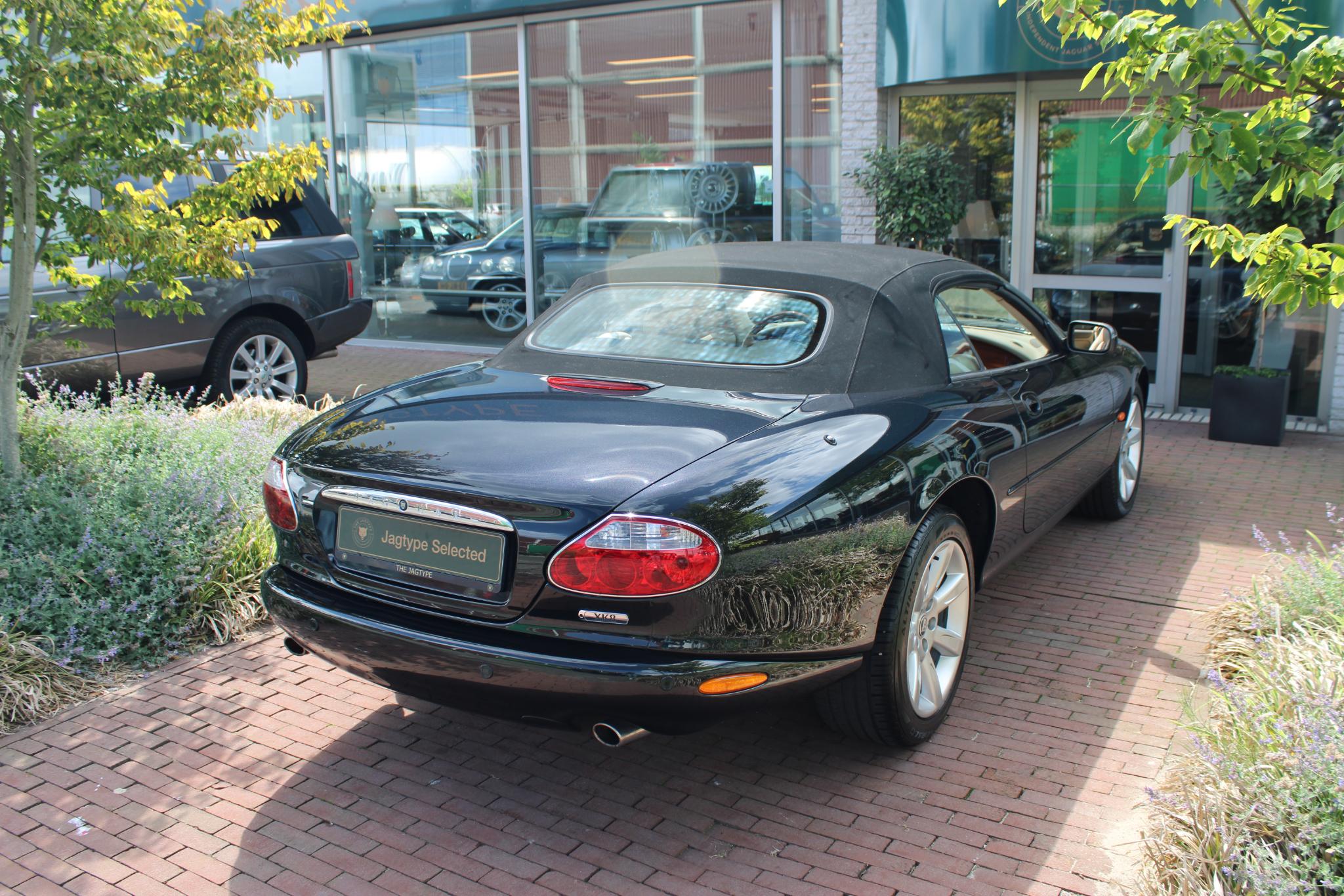 Jaguar XK8 4.2 V8 Convertible