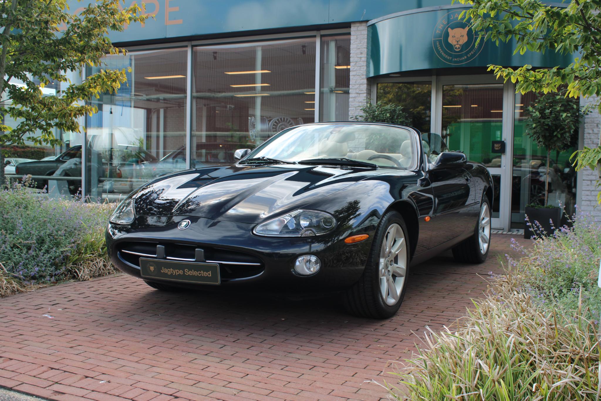 Jaguar XK8 4.2 V8 Convertible