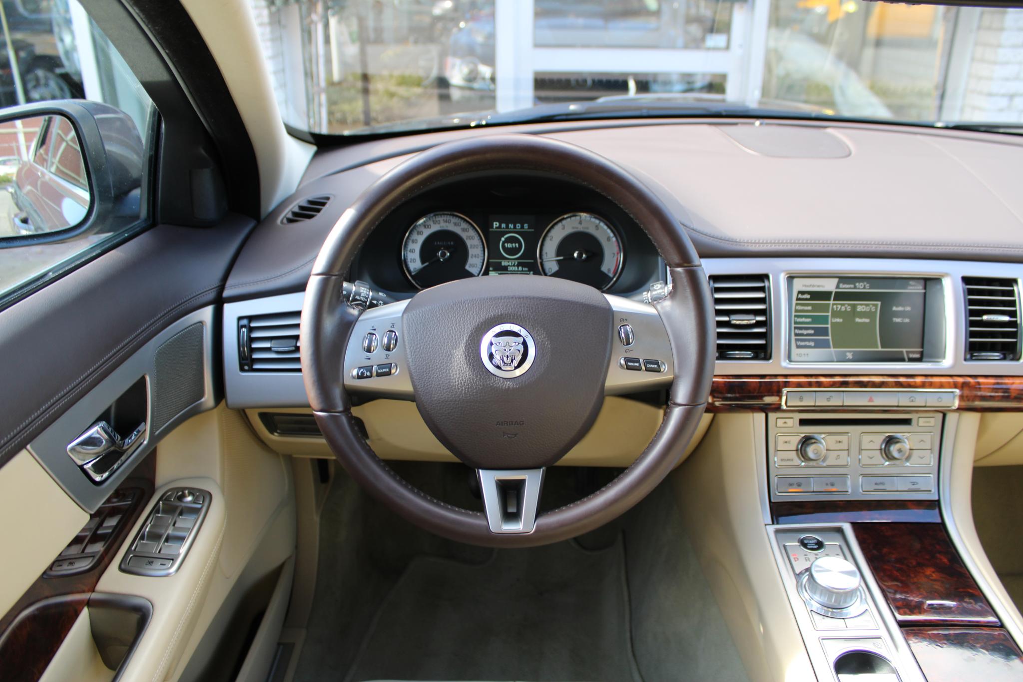 Jaguar XF 3.0 V6 Premium Luxury