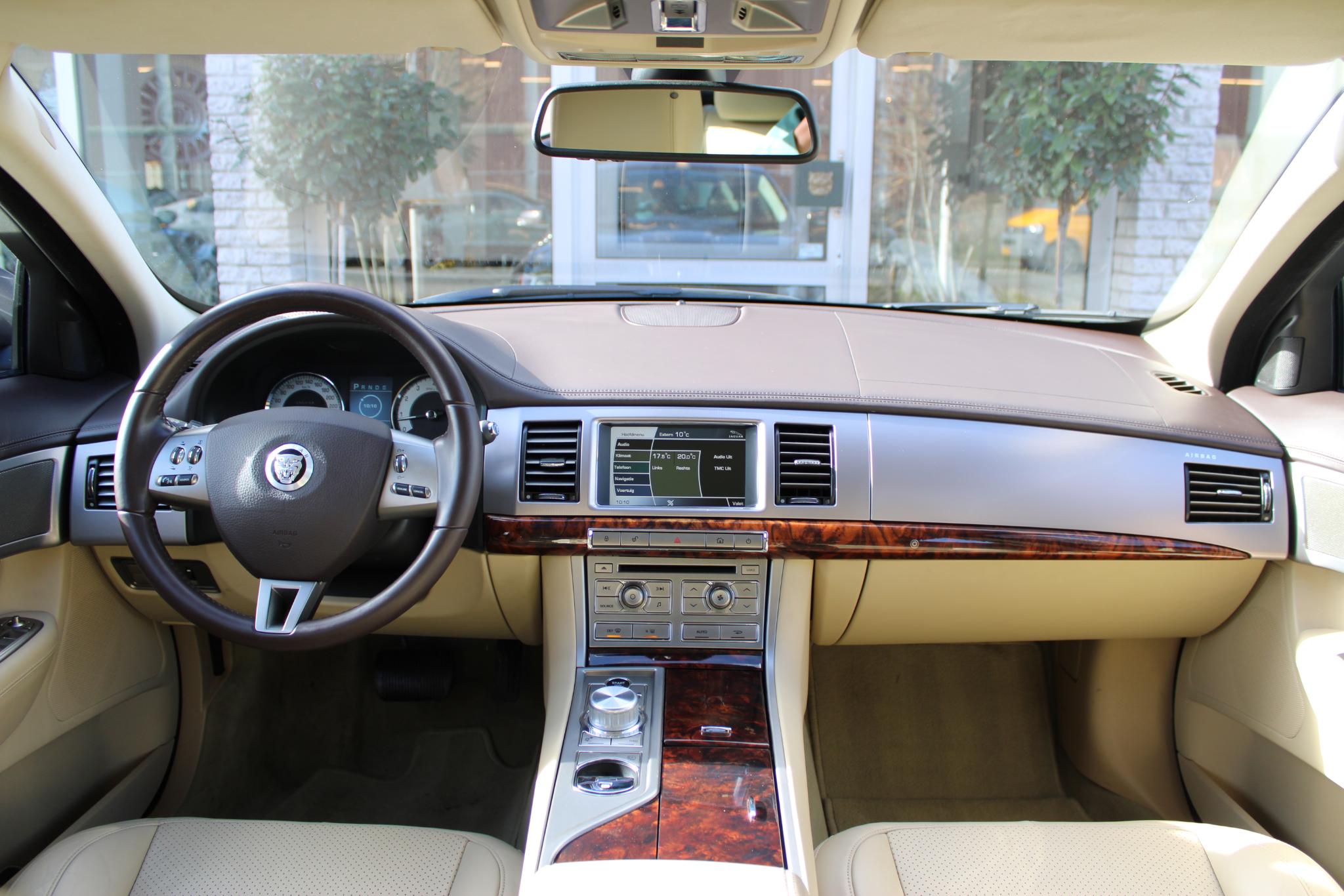 Jaguar XF 3.0 V6 Premium Luxury