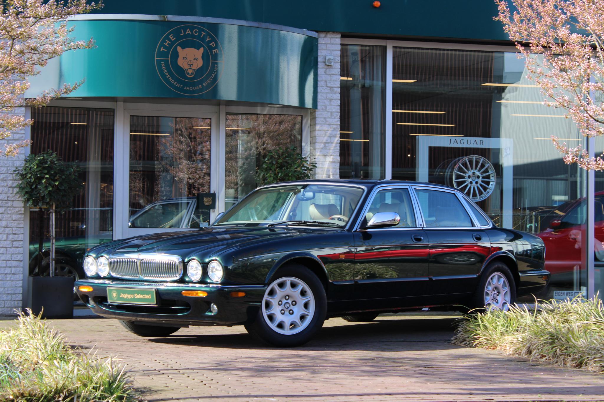 Jaguar Sovereign 4.0 V8