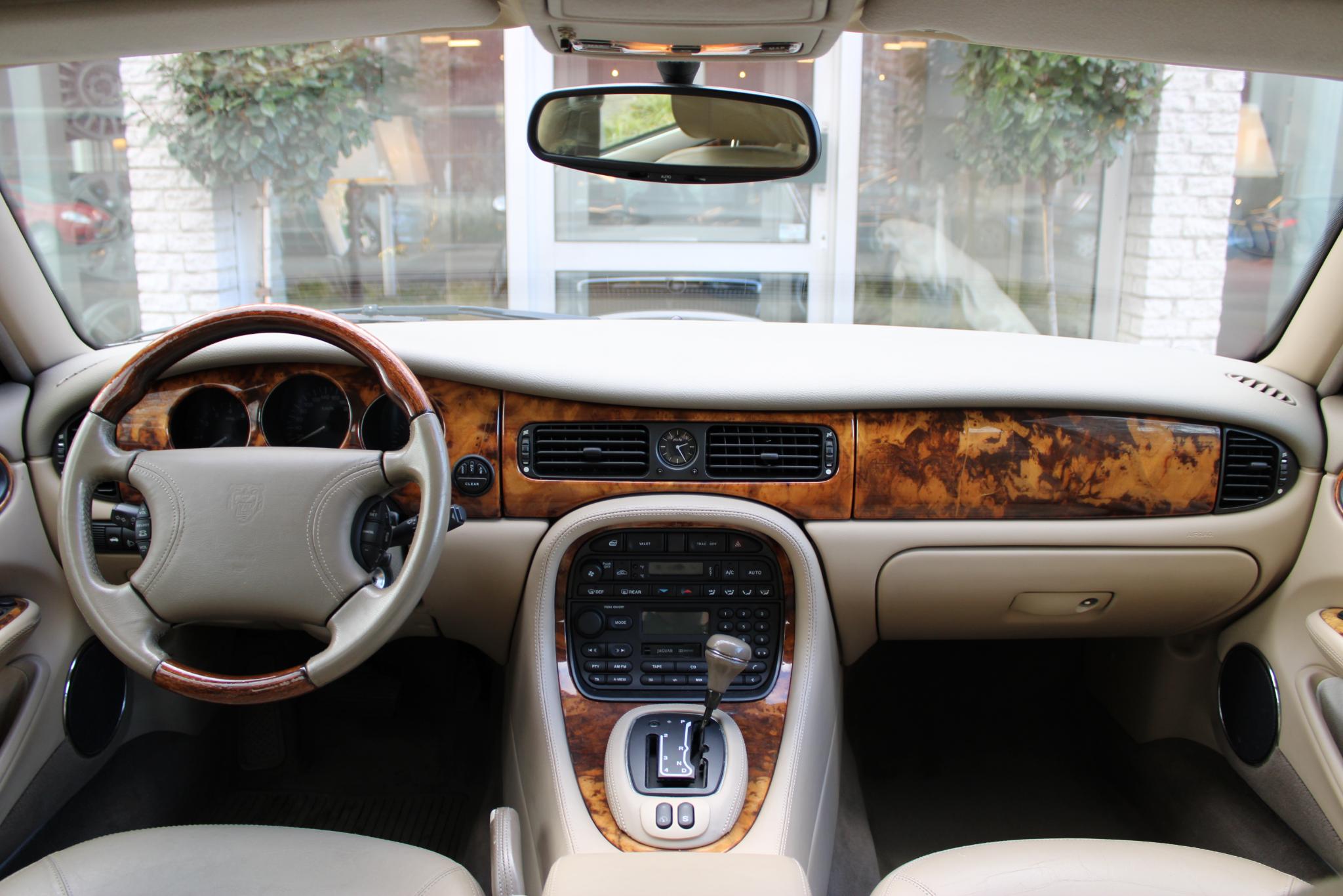 Jaguar Sovereign 4.0 V8