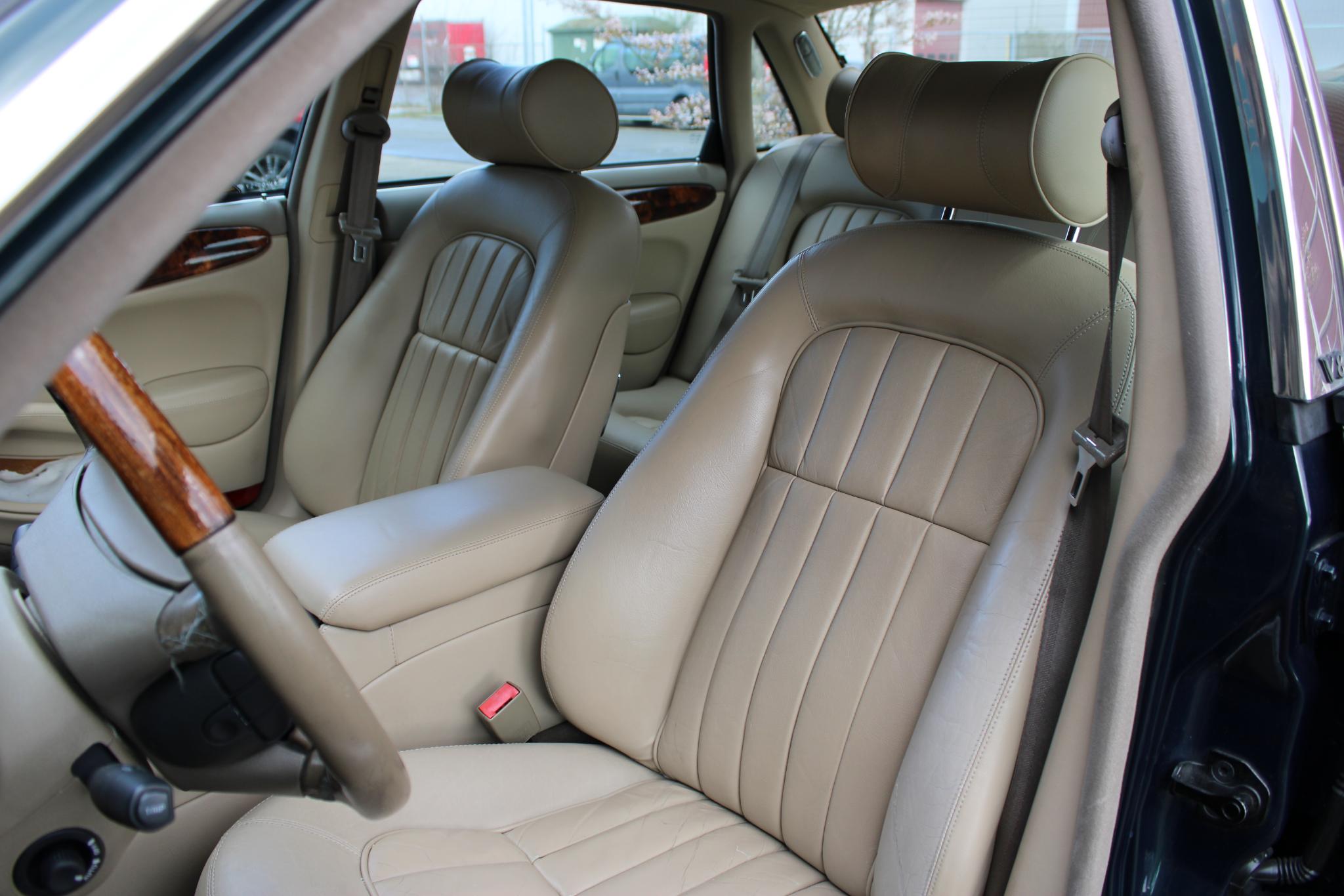 Jaguar Sovereign 4.0 V8