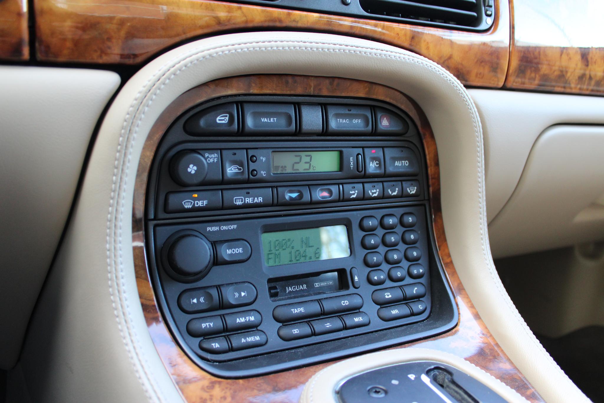 Jaguar Sovereign 4.0 V8