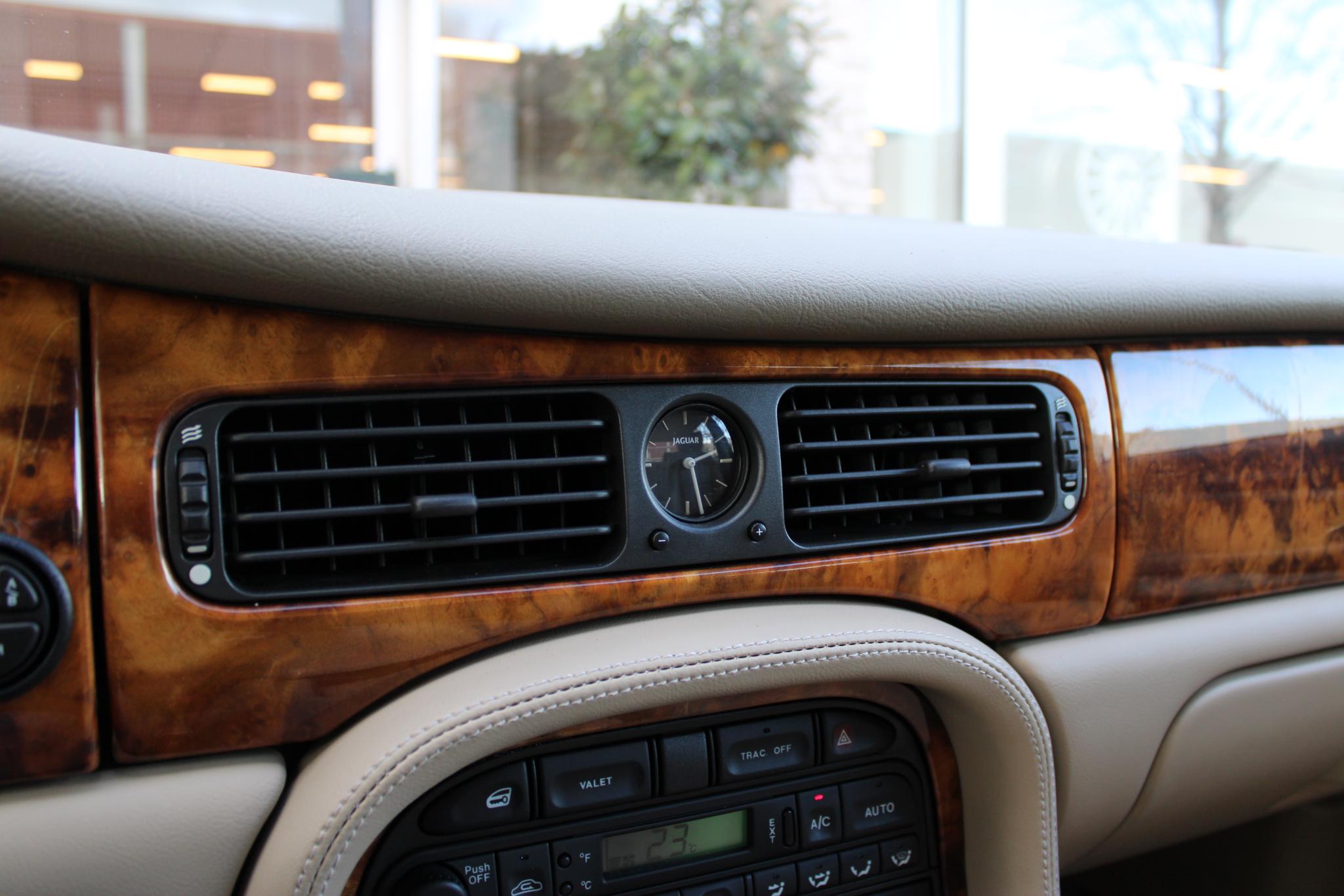 Jaguar Sovereign 4.0 V8