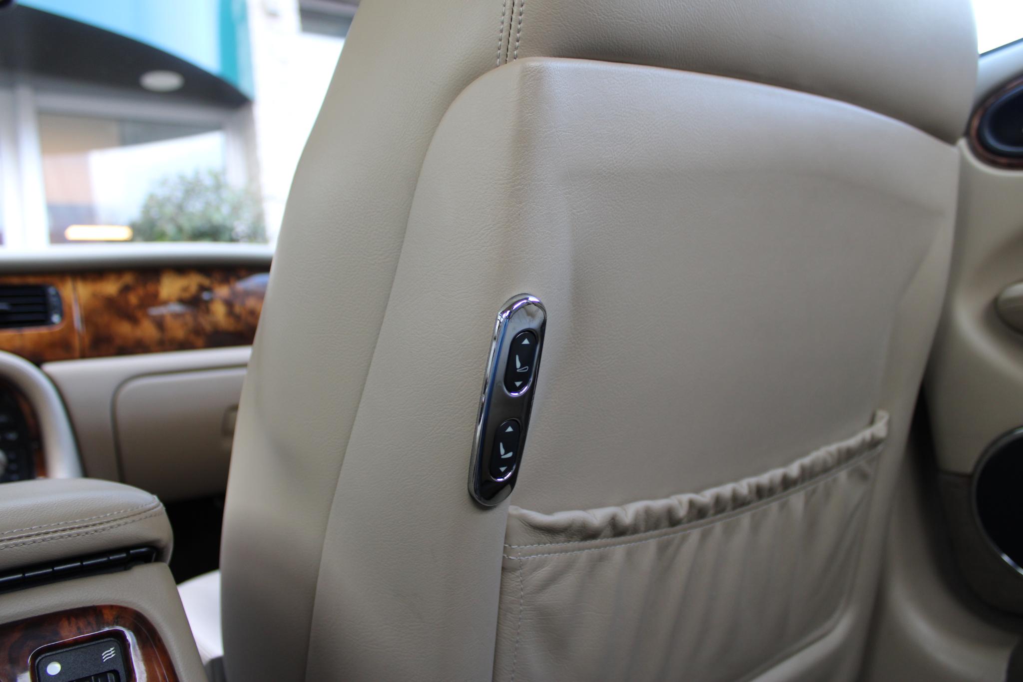 Jaguar Sovereign 4.0 V8