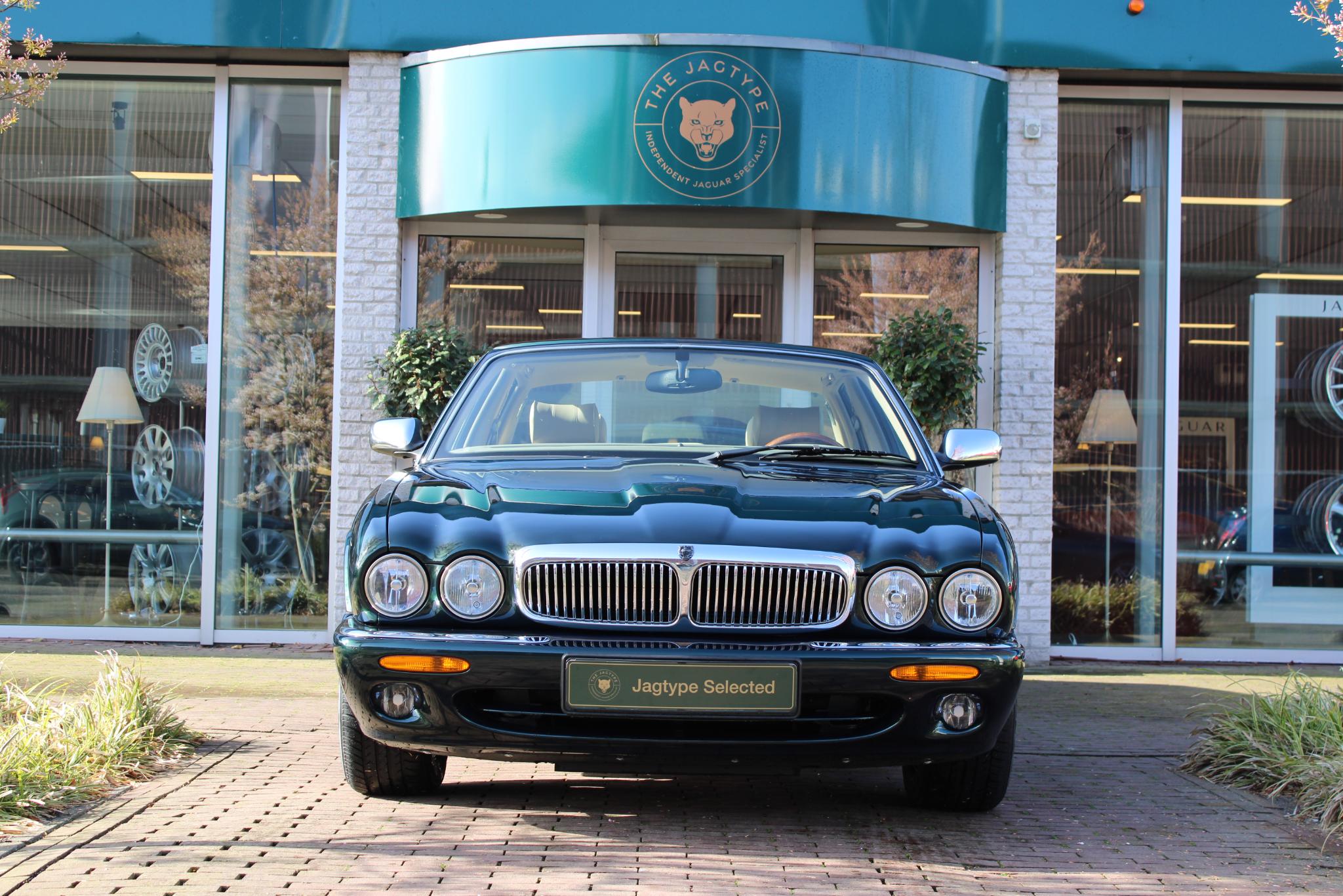 Jaguar Sovereign 4.0 V8
