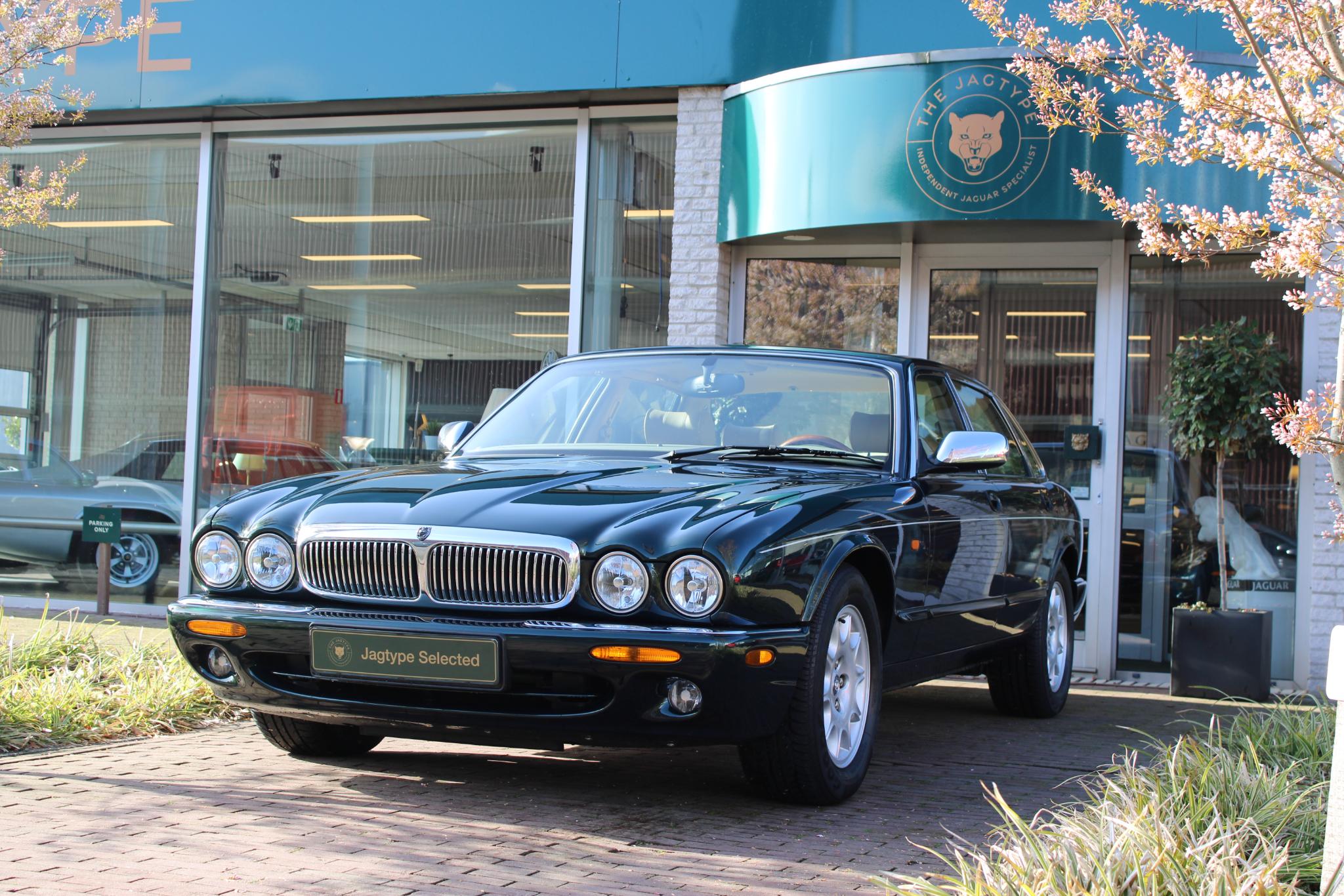 Jaguar Sovereign 4.0 V8
