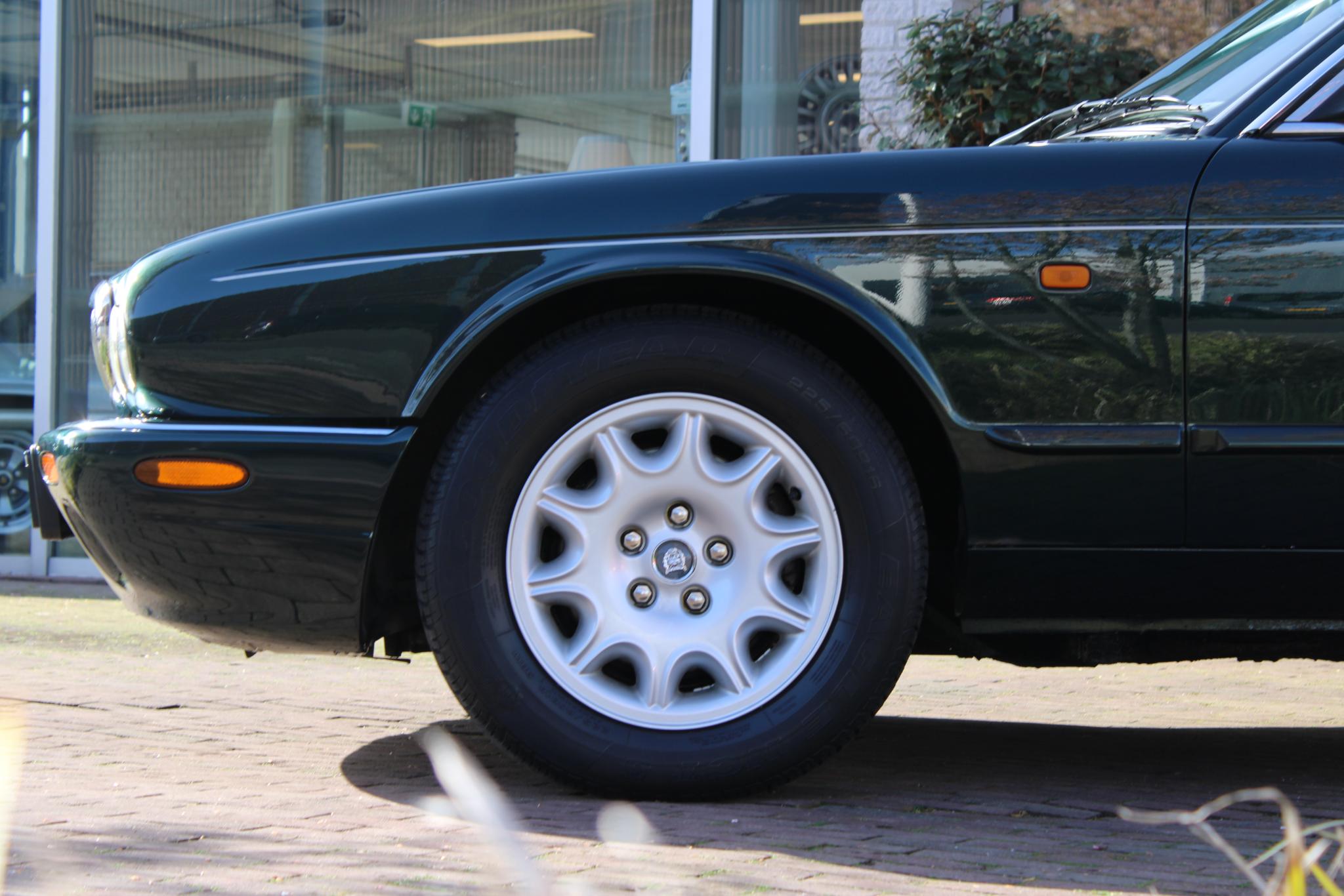 Jaguar Sovereign 4.0 V8