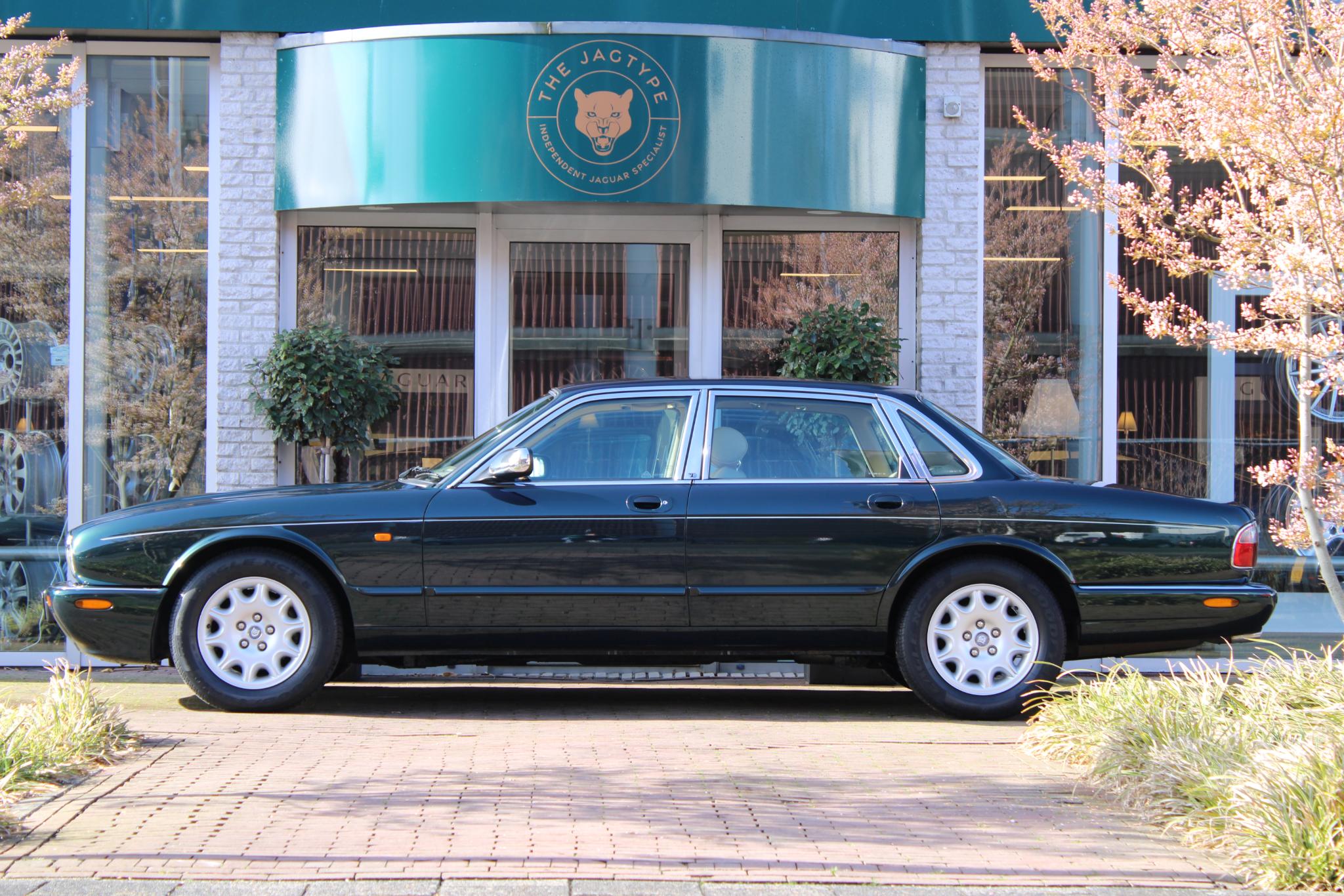 Jaguar Sovereign 4.0 V8