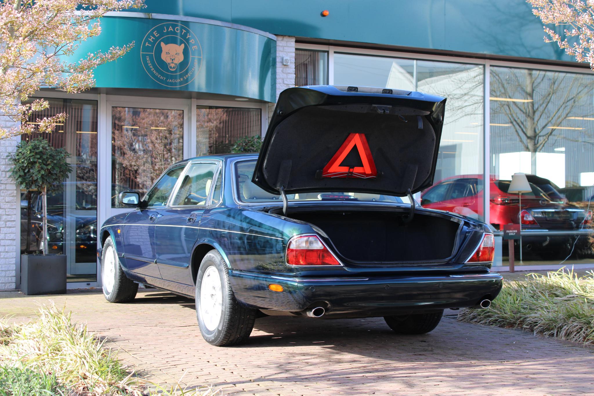 Jaguar Sovereign 4.0 V8