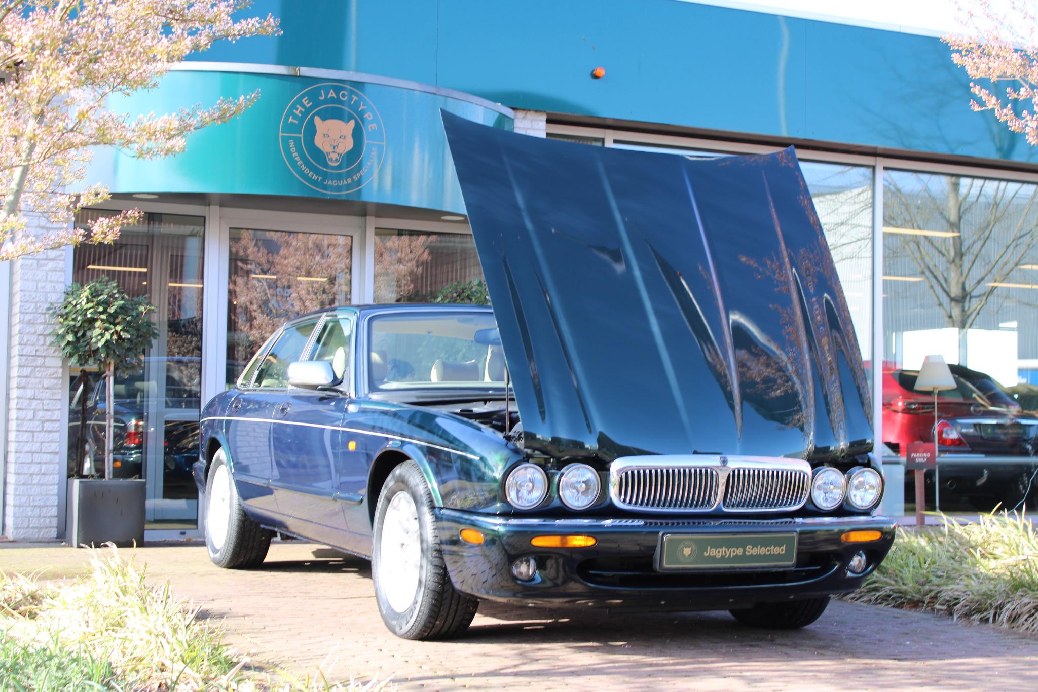 Jaguar Sovereign 4.0 V8