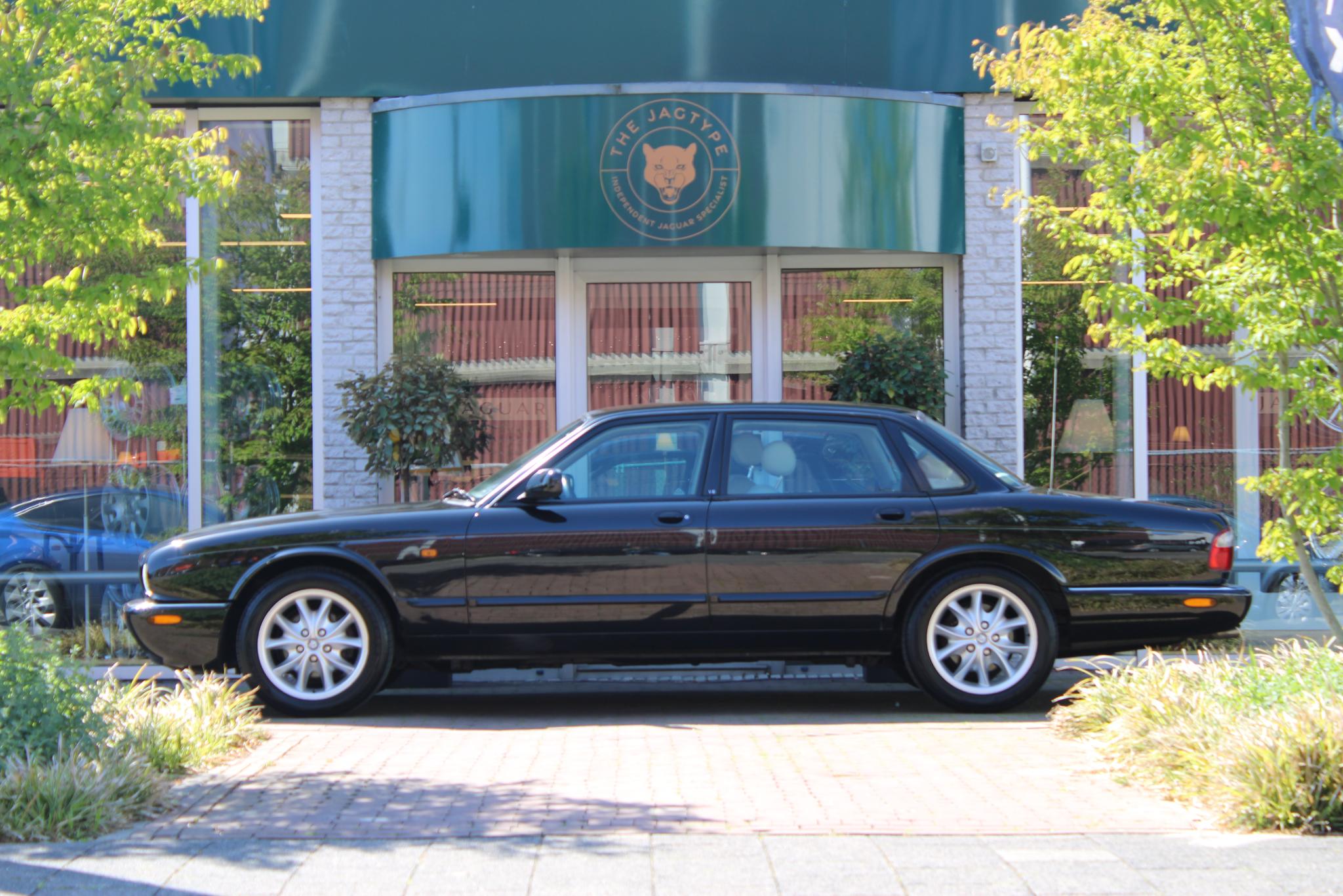 Jaguar XJ 3.2 V8 Executive