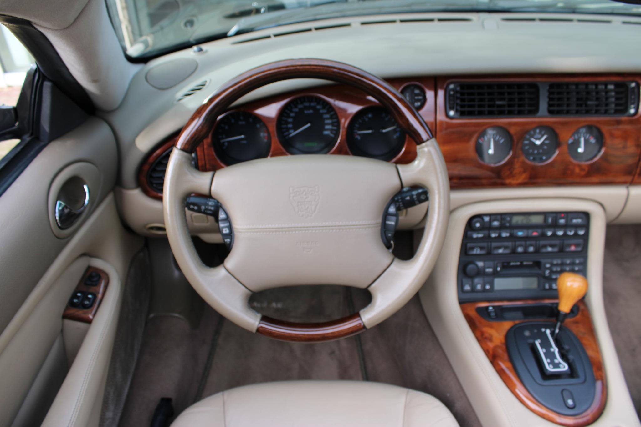 Jaguar XK8 4.2 V8 Convertible