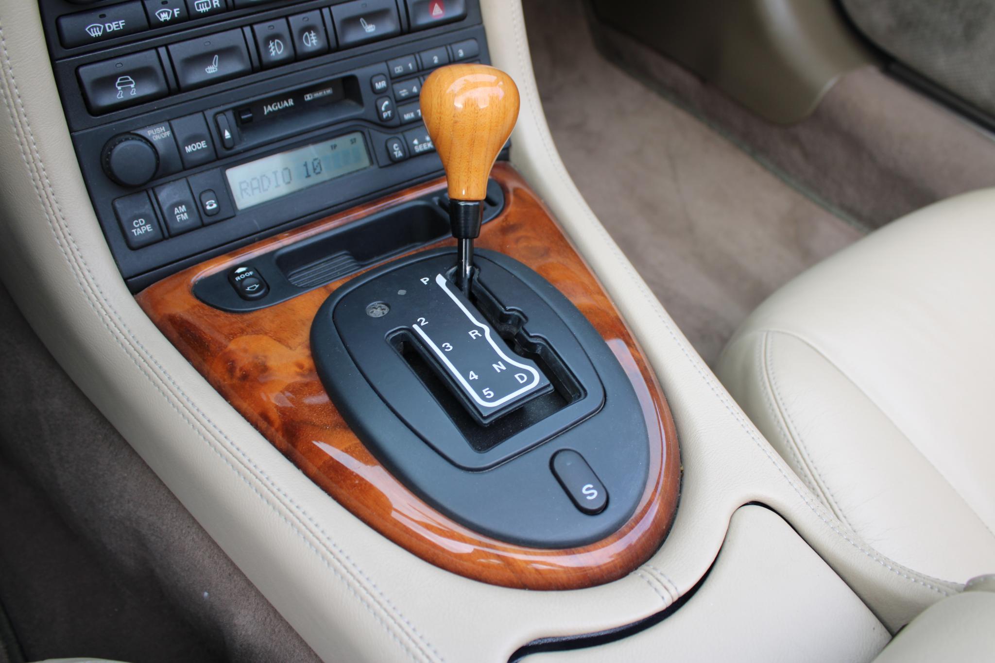 Jaguar XK8 4.2 V8 Convertible