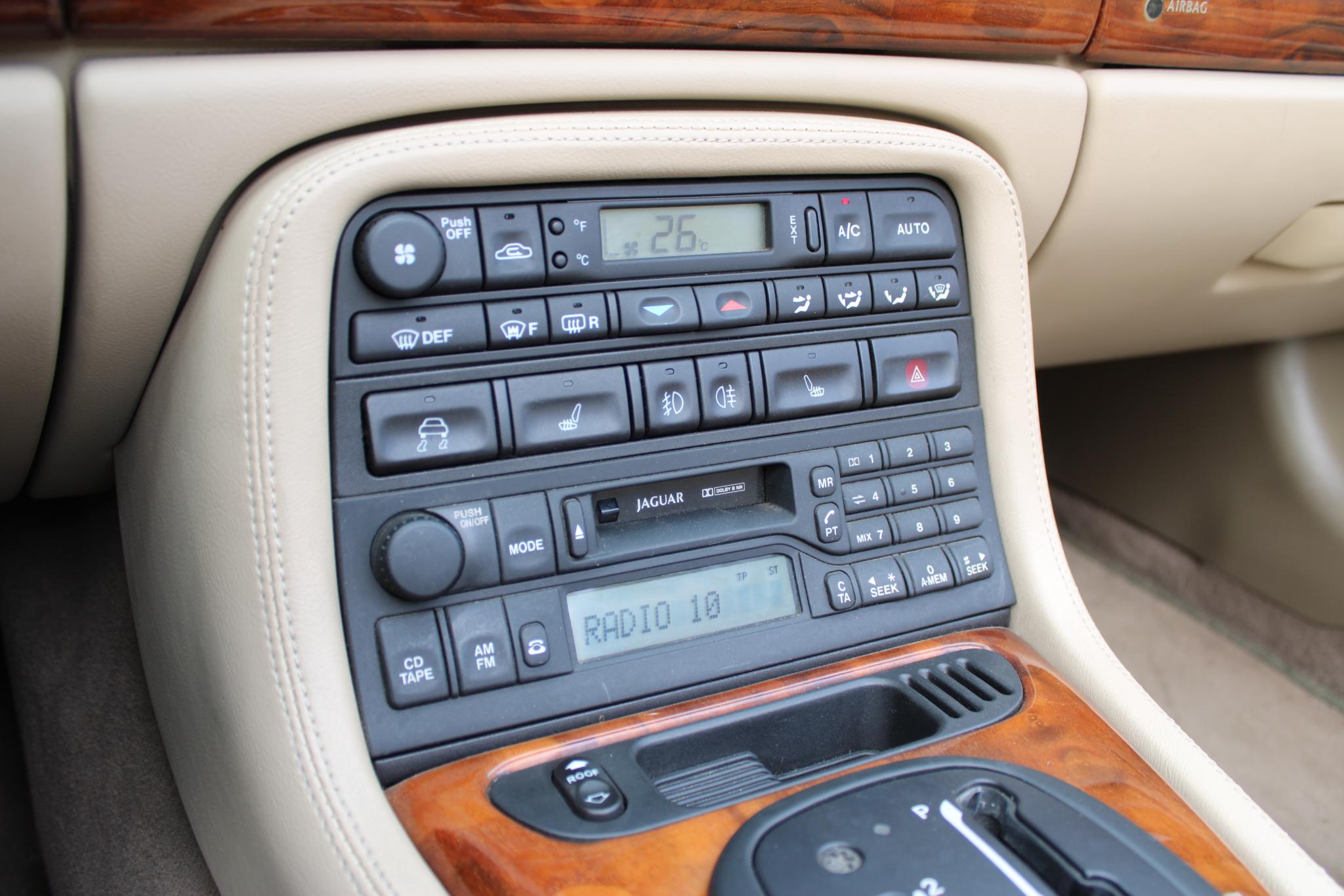 Jaguar XK8 4.2 V8 Convertible