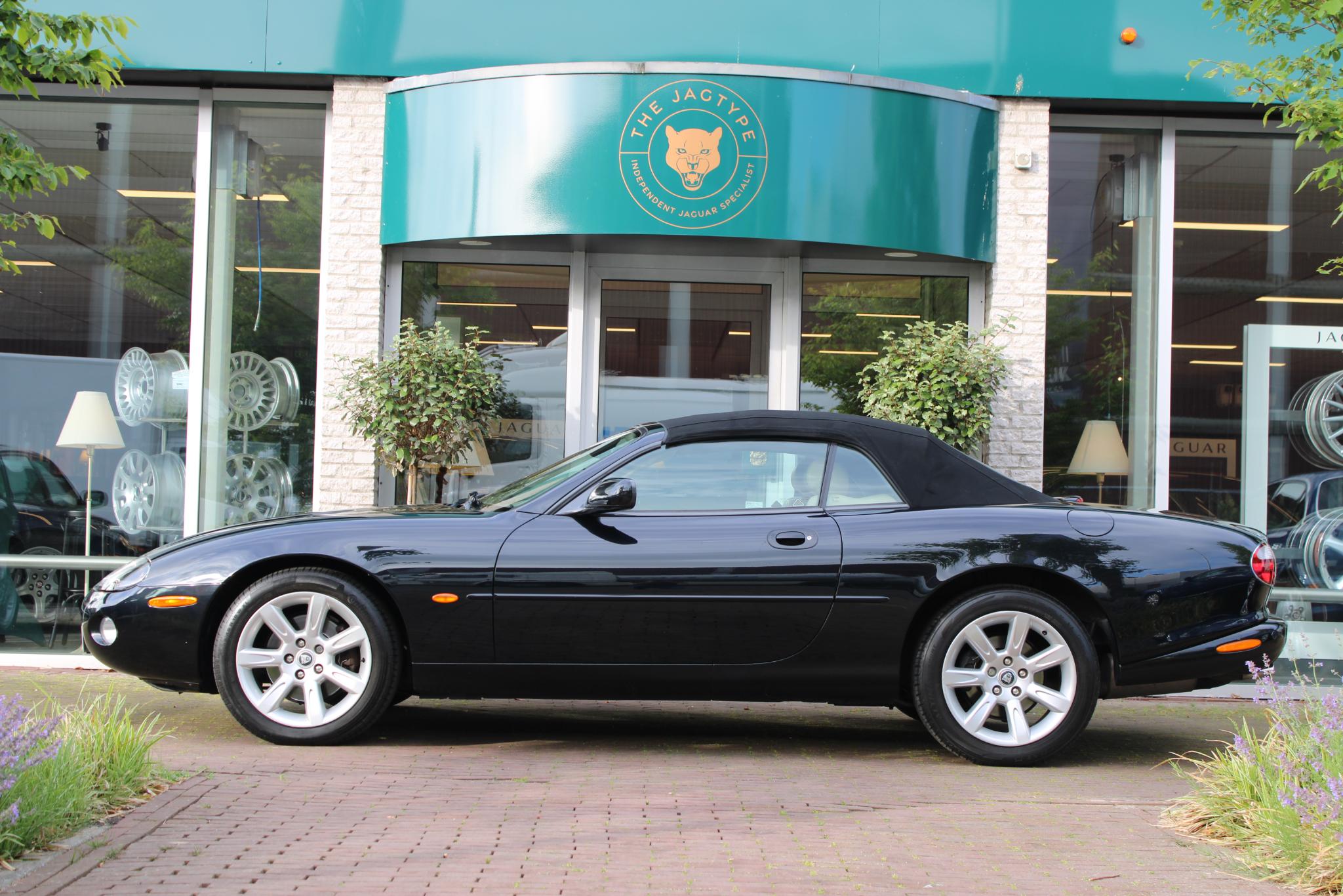 Jaguar XK8 4.2 V8 Convertible