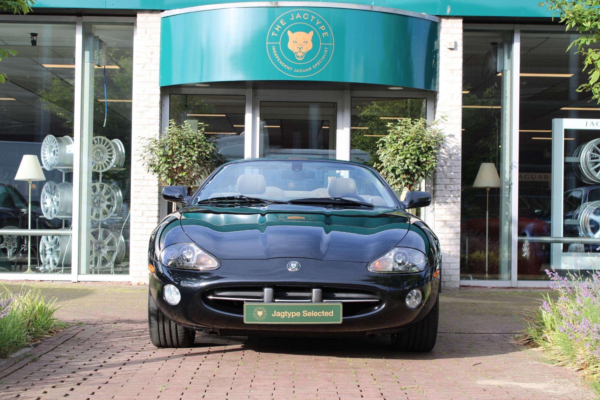 Jaguar XK8 4.2 V8 Convertible