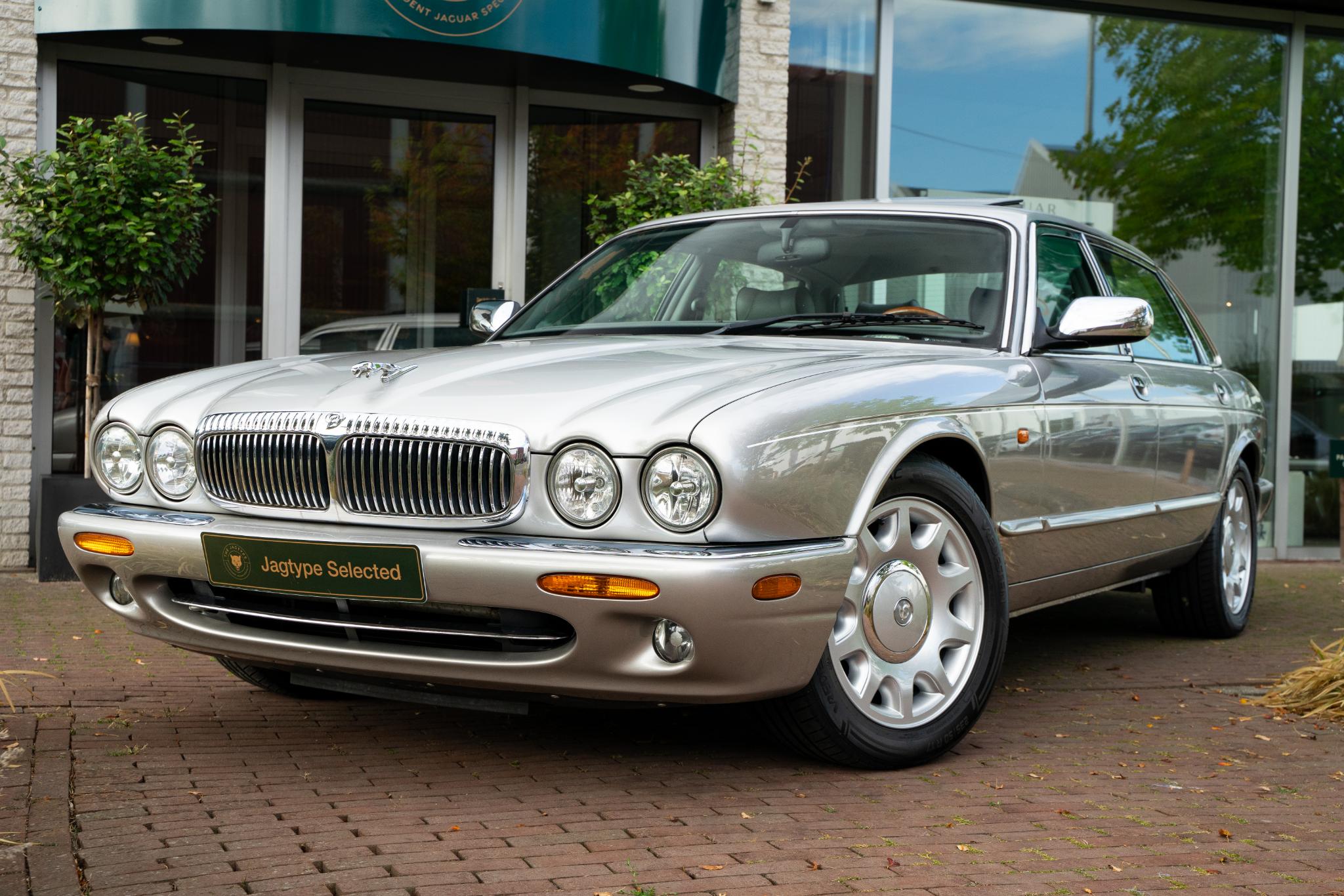 Daimler XJ Series V8 LWB Yountimer