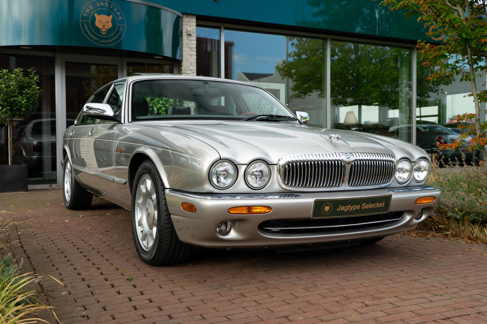 Daimler XJ Series V8 LWB Yountimer