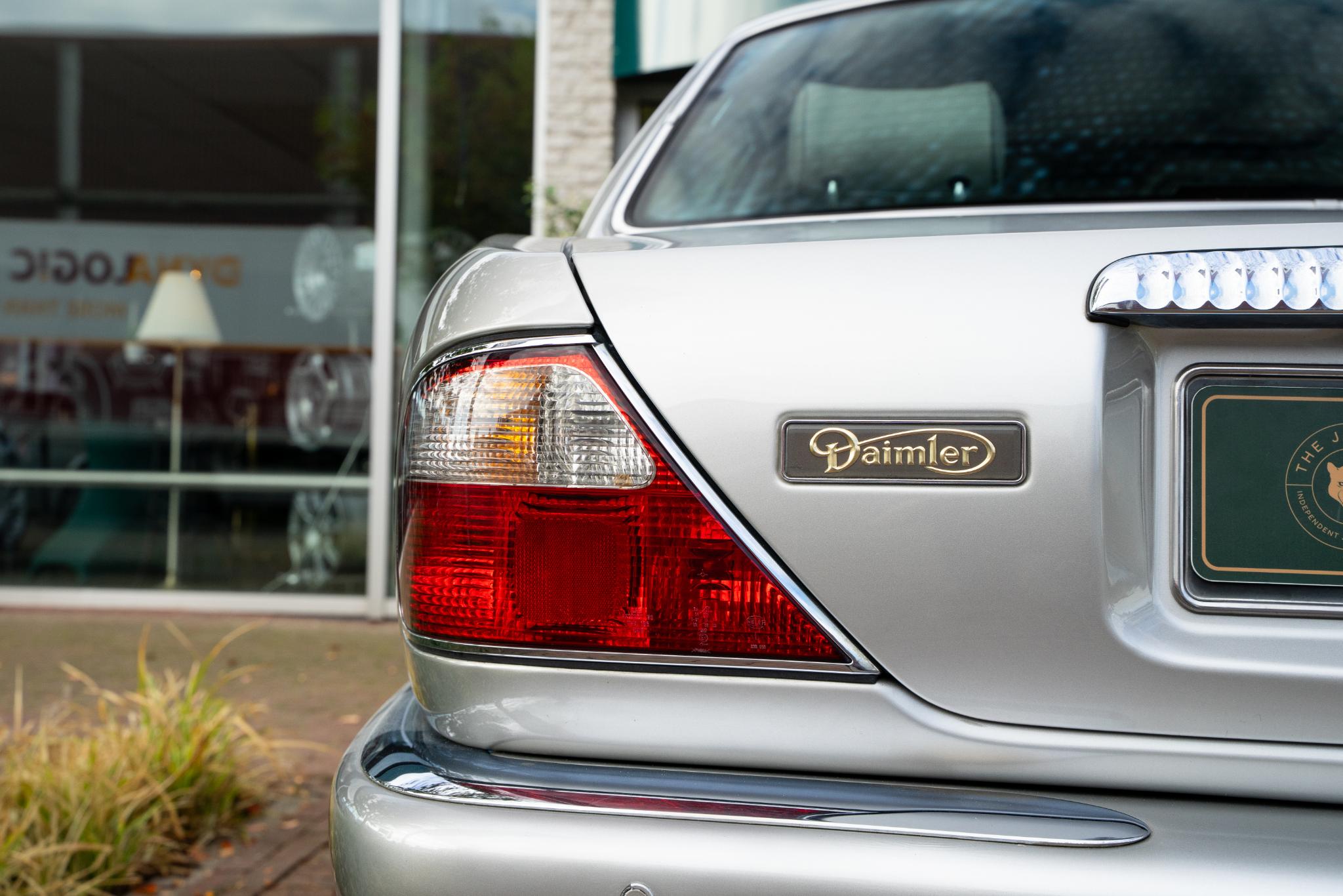 Daimler XJ Series V8 LWB Yountimer