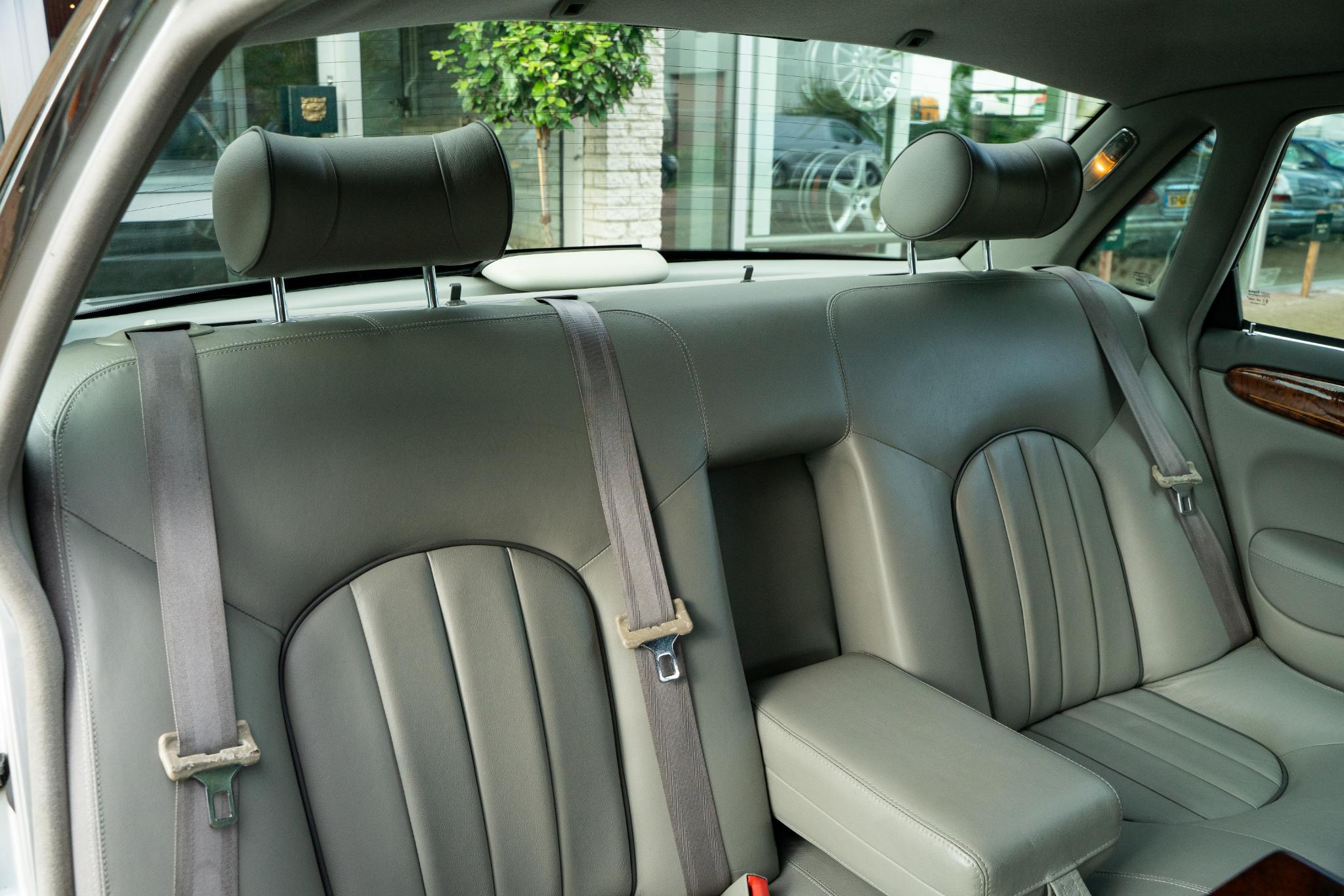 Daimler XJ Series V8 LWB Yountimer