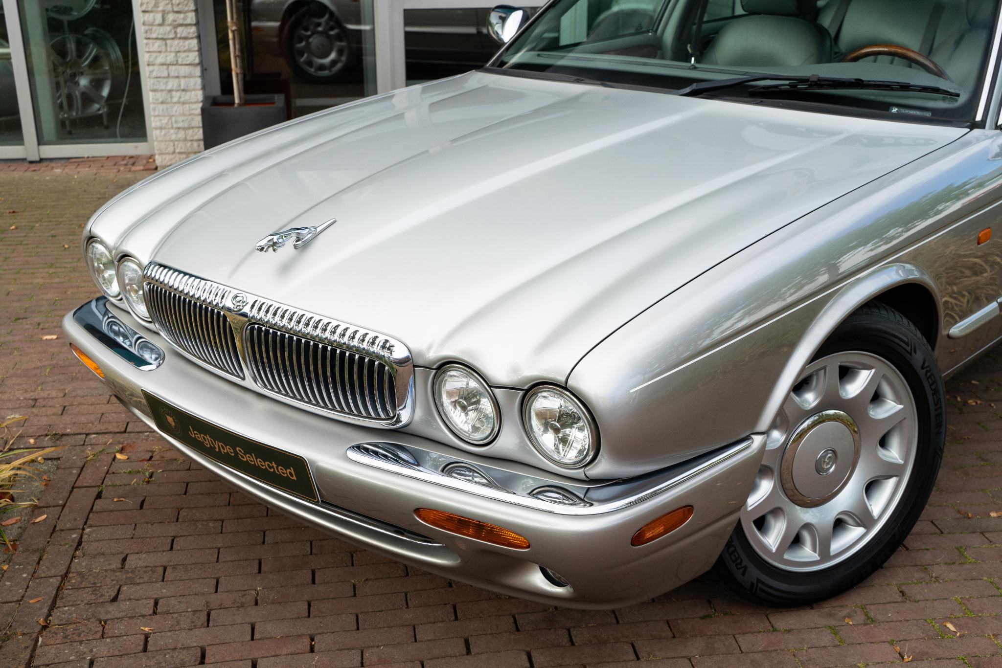 Daimler XJ Series V8 LWB Yountimer
