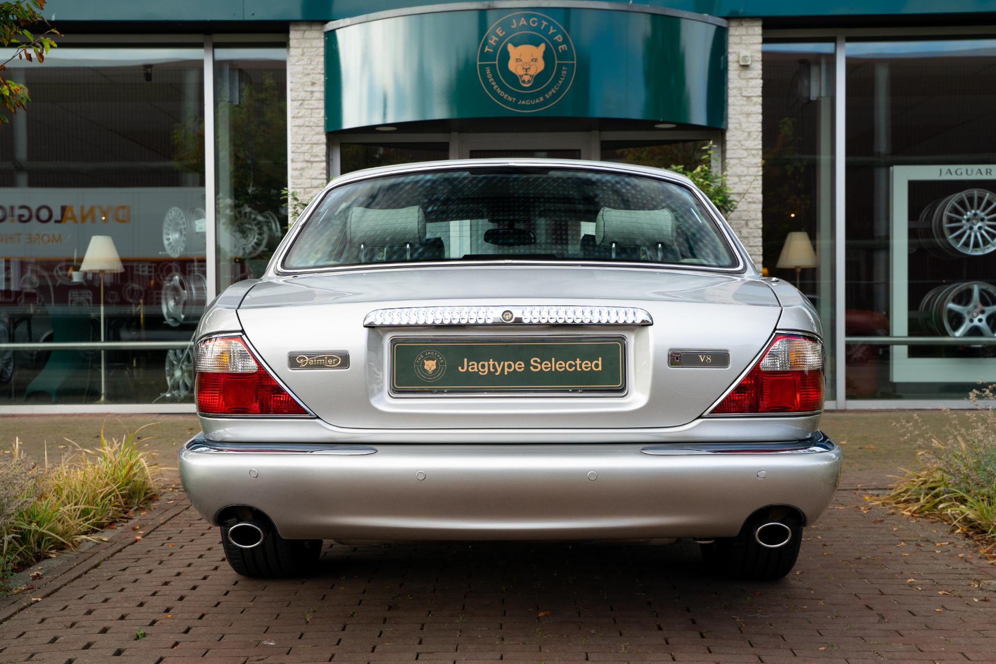 Daimler XJ Series V8 LWB Yountimer